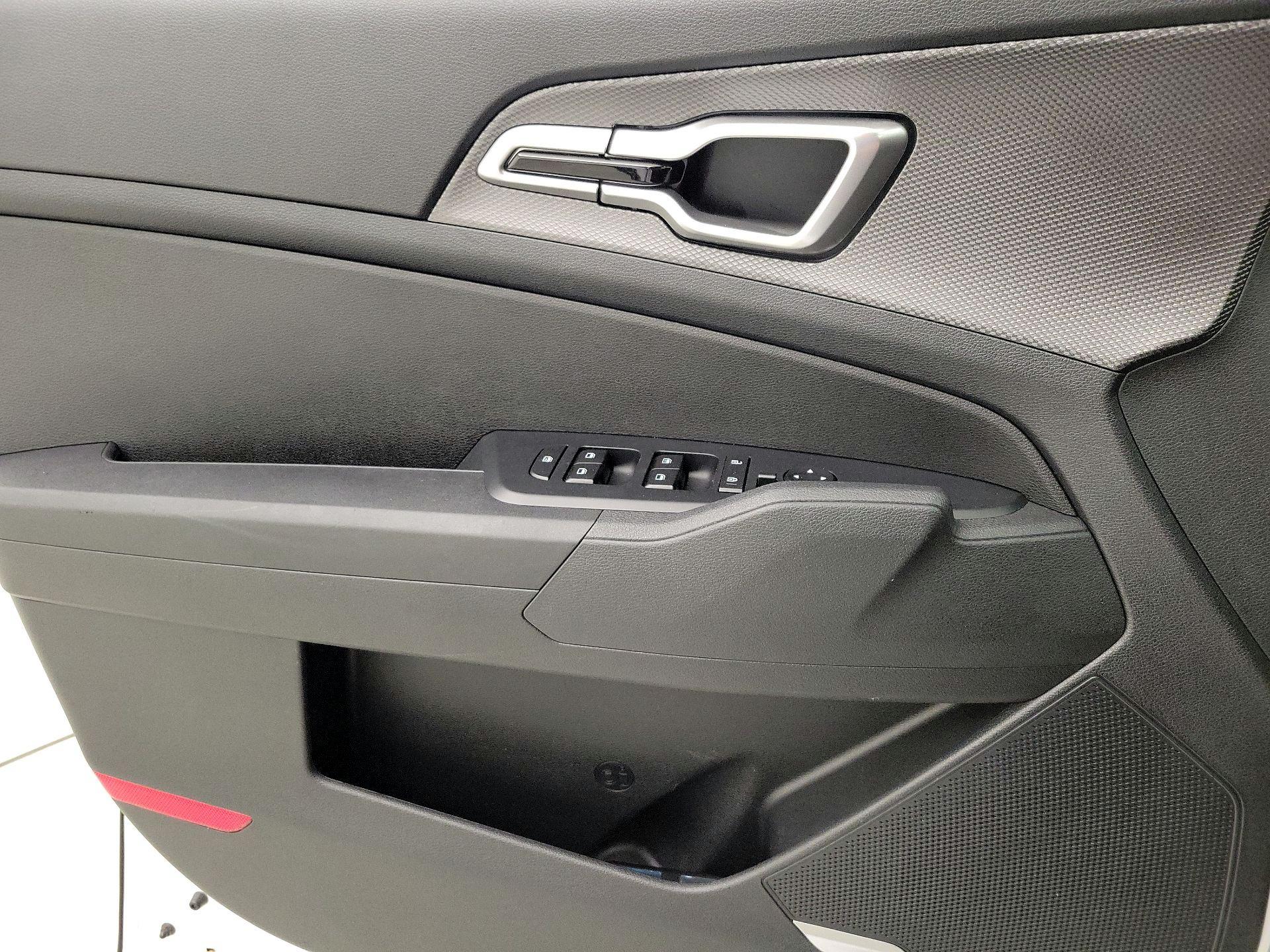 Thumbnail: 2025 Kia Sportage - 12