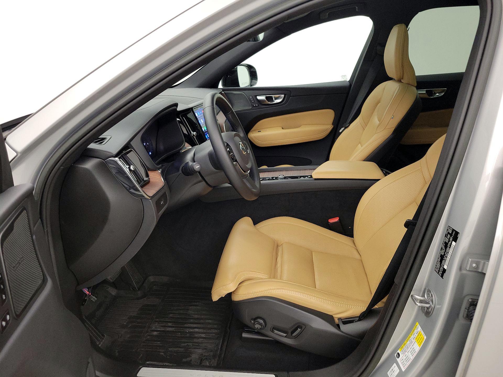 Thumbnail: 2023 Volvo XC60 - 11