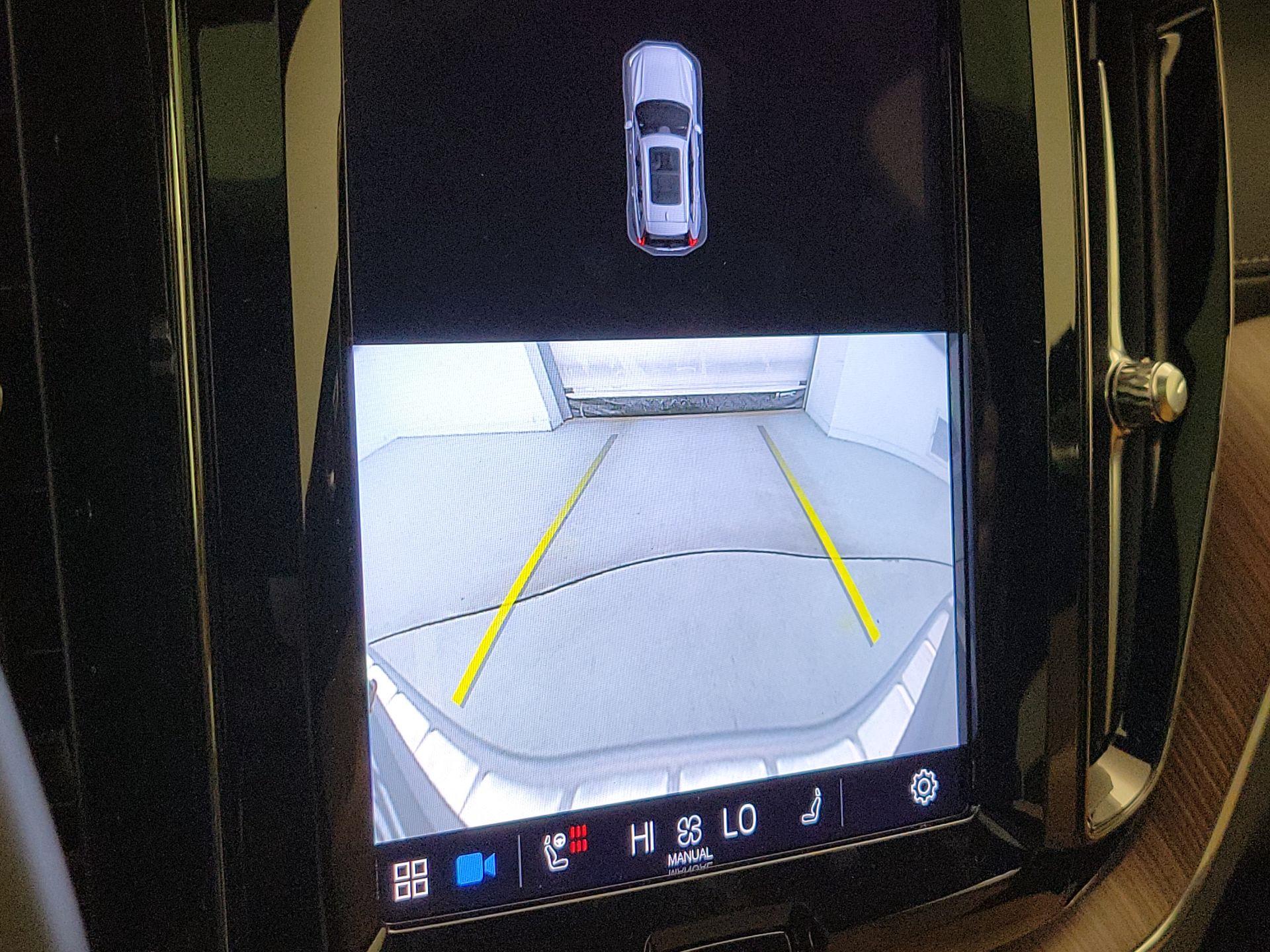 Thumbnail: 2023 Volvo XC60 - 15