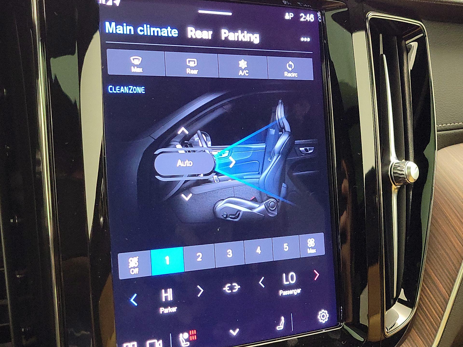 Thumbnail: 2023 Volvo XC60 - 17