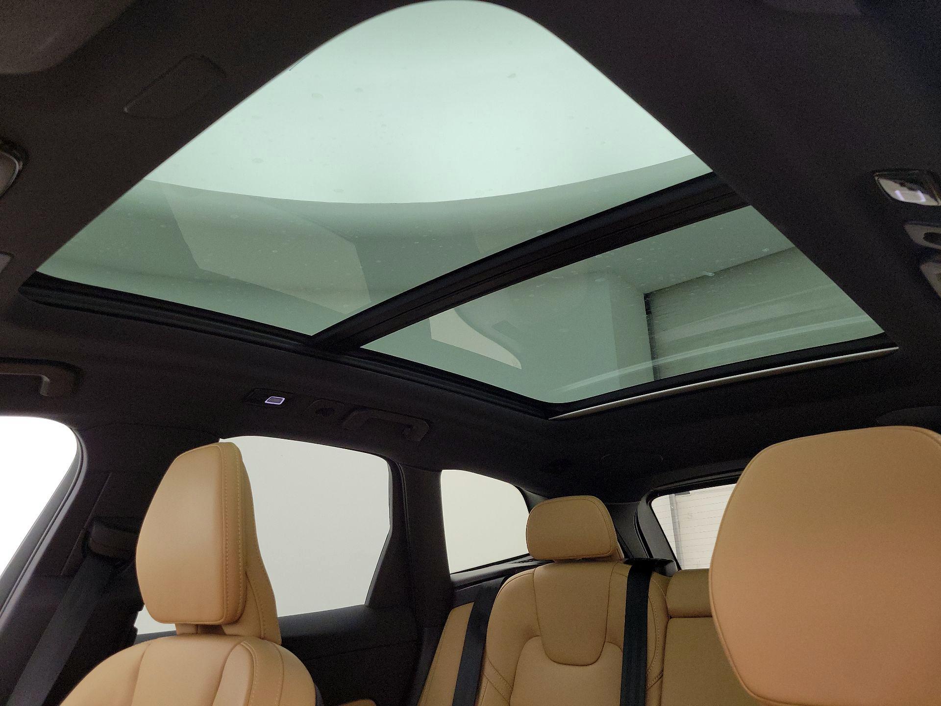 Thumbnail: 2023 Volvo XC60 - 20