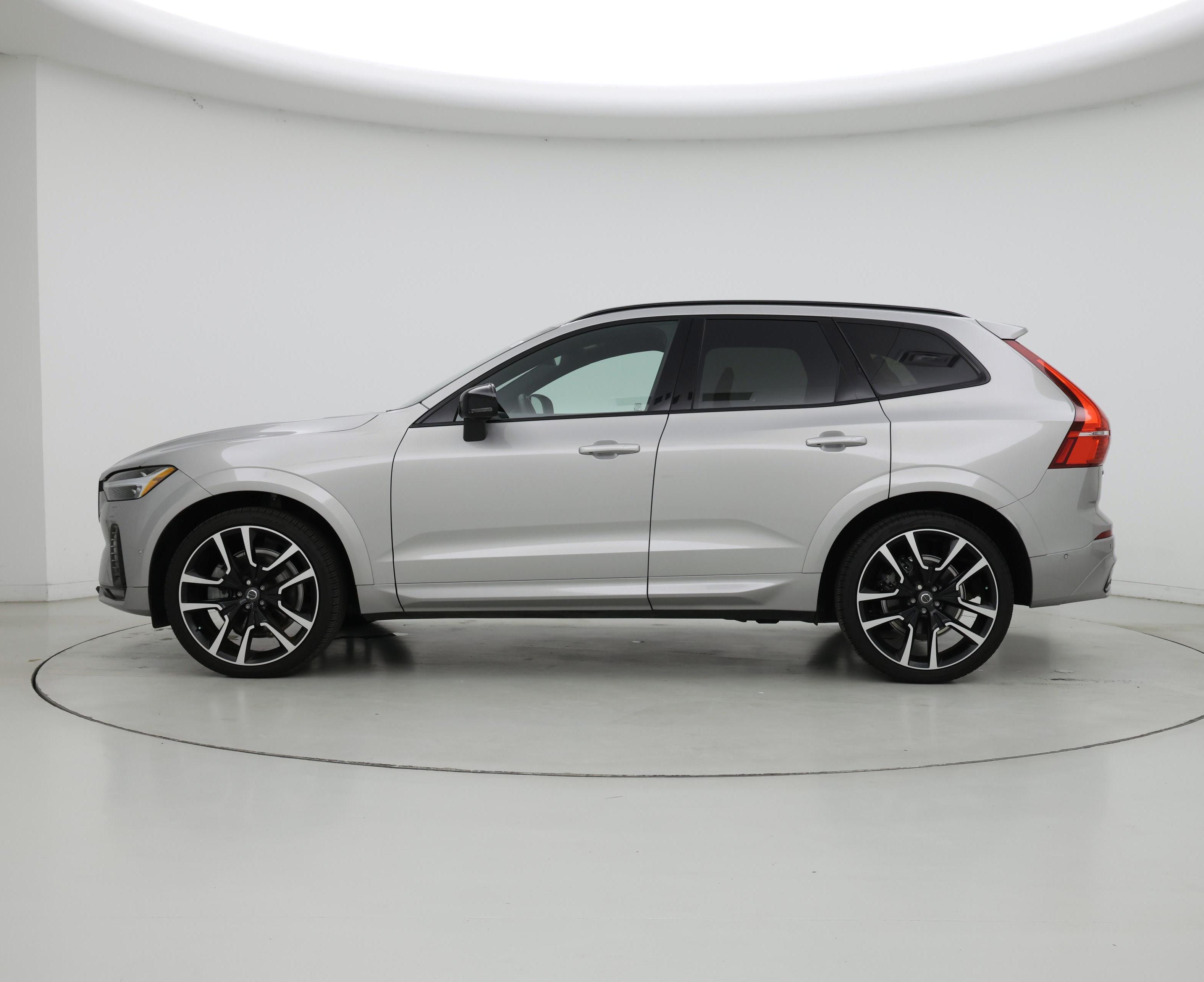 Thumbnail: 2023 Volvo XC60 - 3