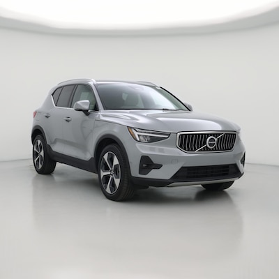 2025 Volvo XC40 B5 Plus Bright Theme