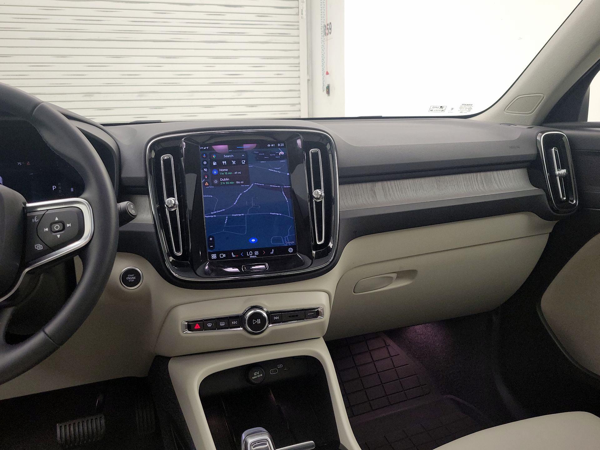 Thumbnail: 2025 Volvo XC40 - 9