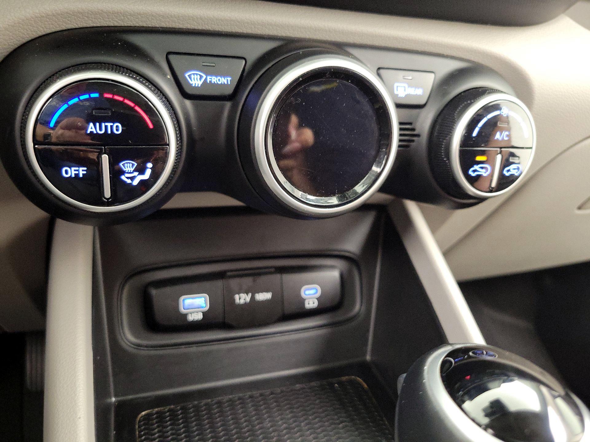 Thumbnail: 2025 Hyundai Venue - 16