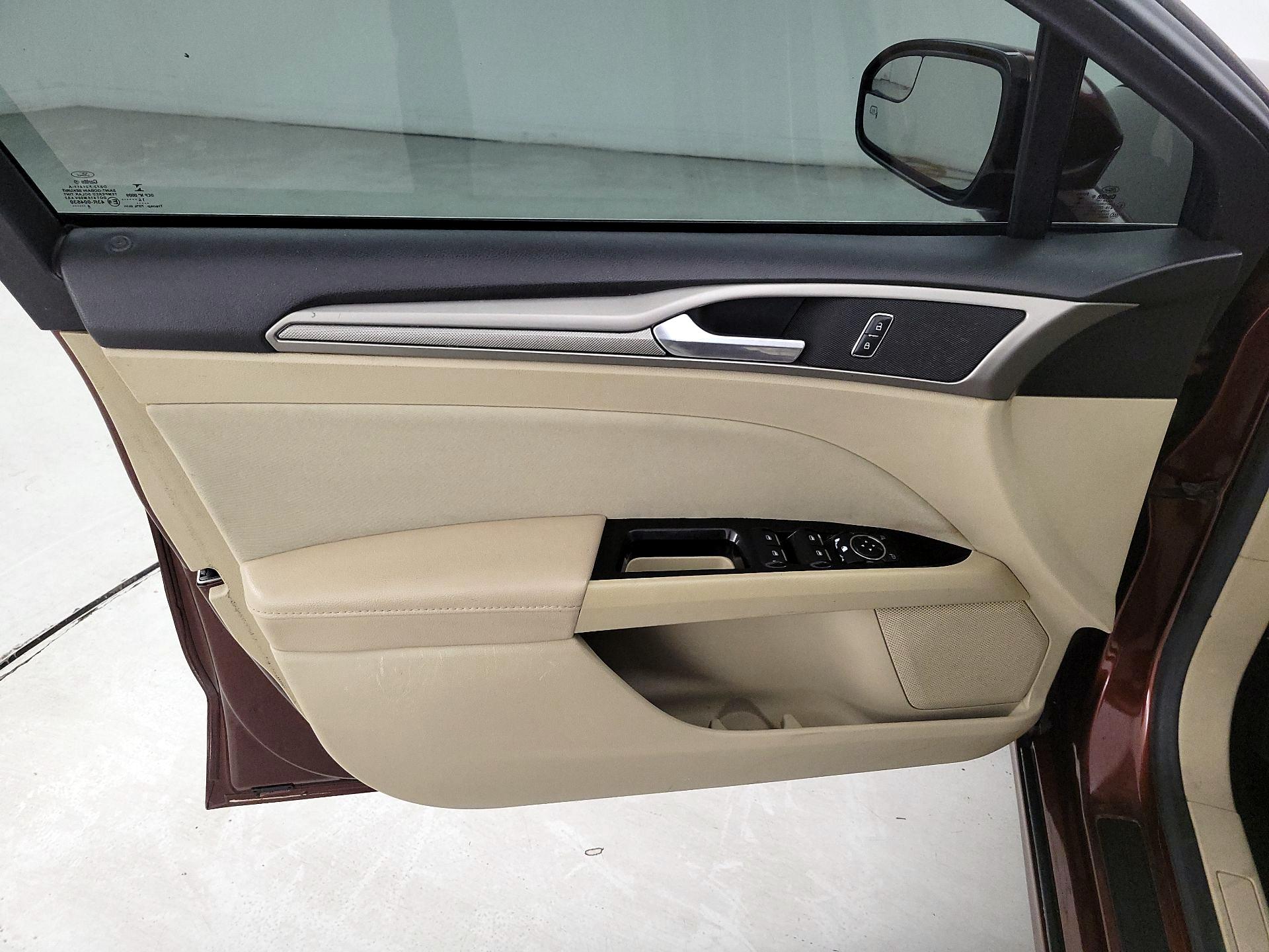 Thumbnail: 2015 Ford Fusion - 12