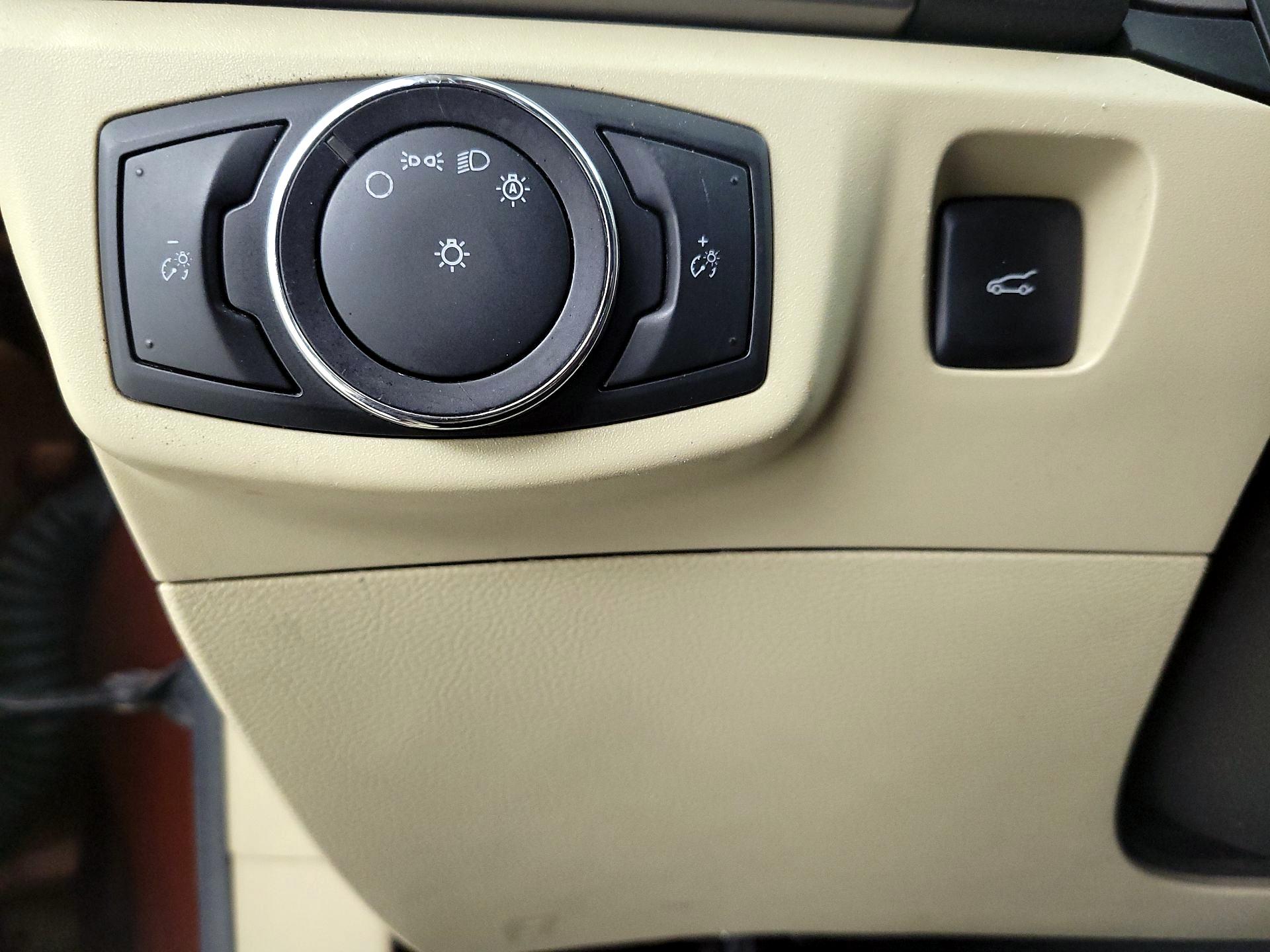 Thumbnail: 2015 Ford Fusion - 13