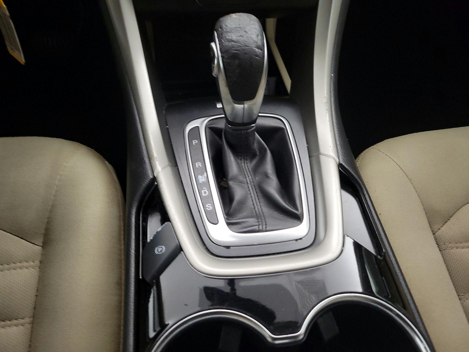 Thumbnail: 2015 Ford Fusion - 17