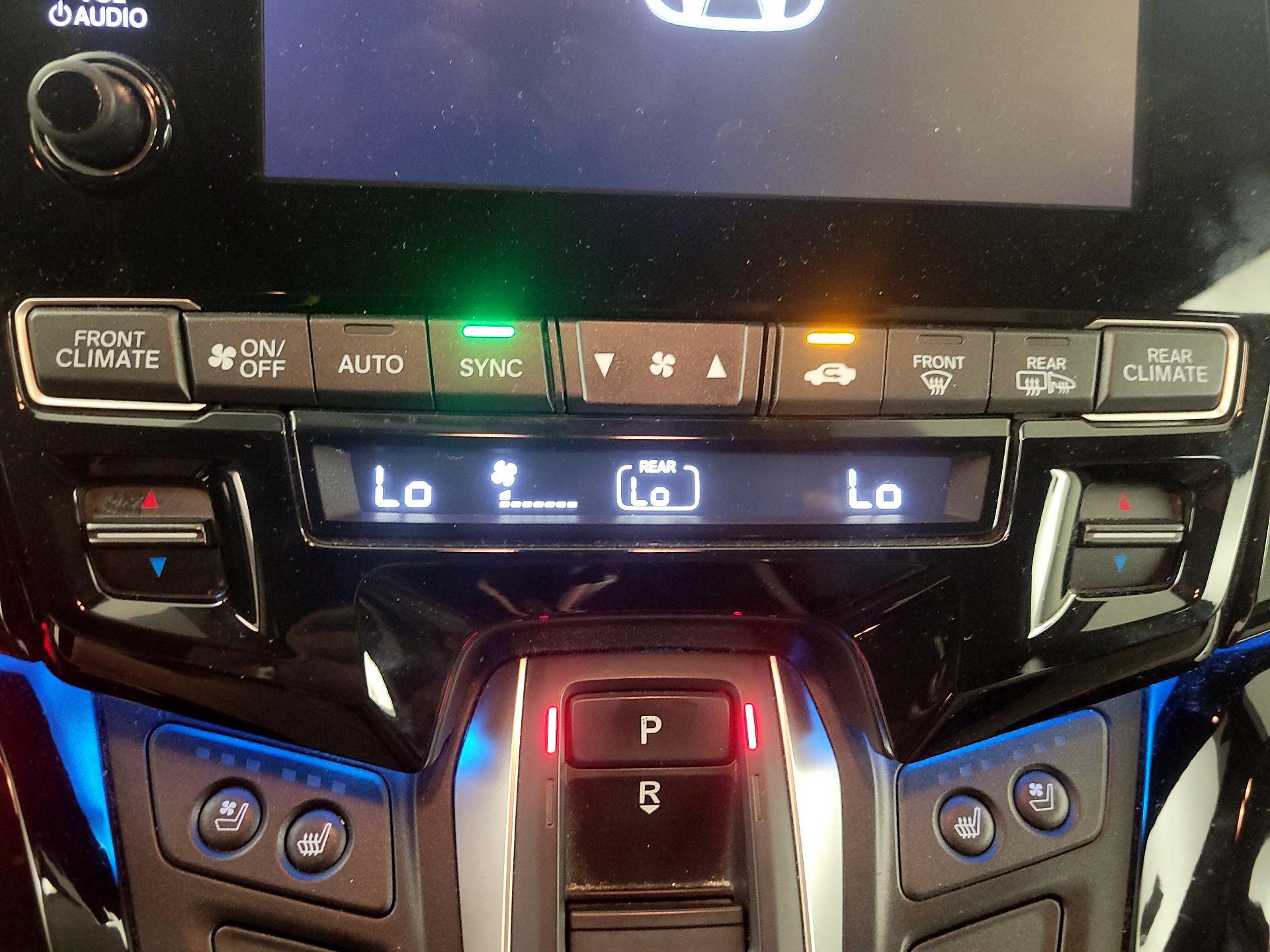 Thumbnail: 2018 Honda Odyssey - 17