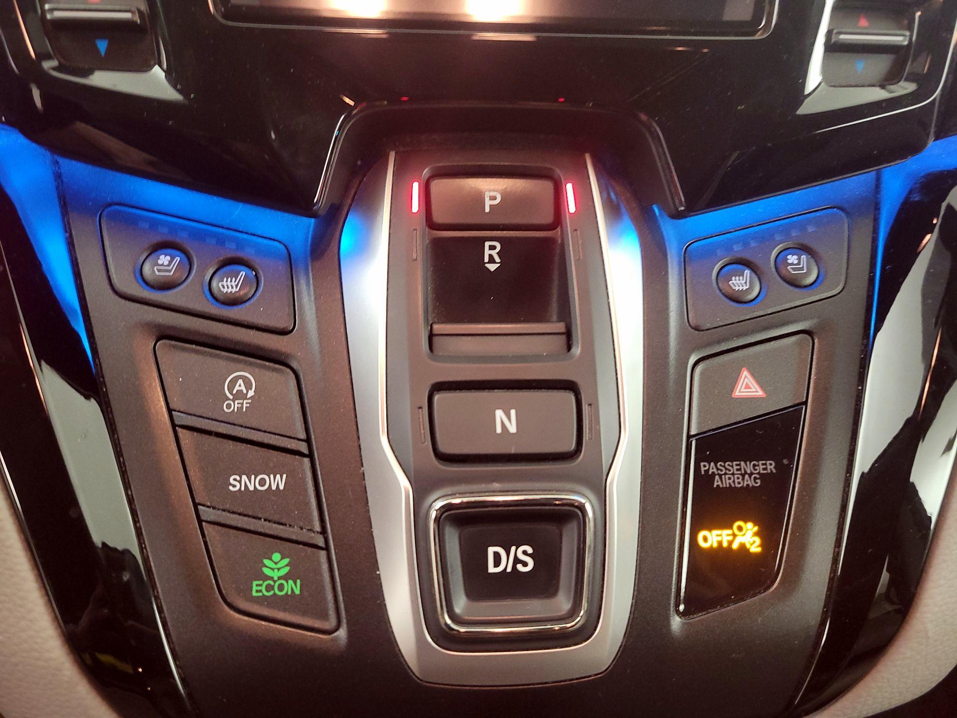 Thumbnail: 2018 Honda Odyssey - 18