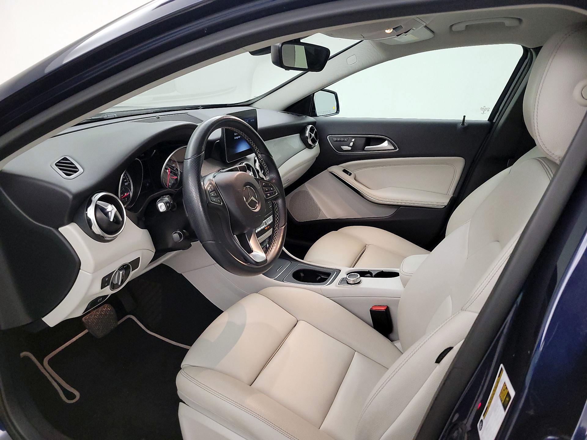 Thumbnail: 2018 Mercedes-Benz GLA - 11