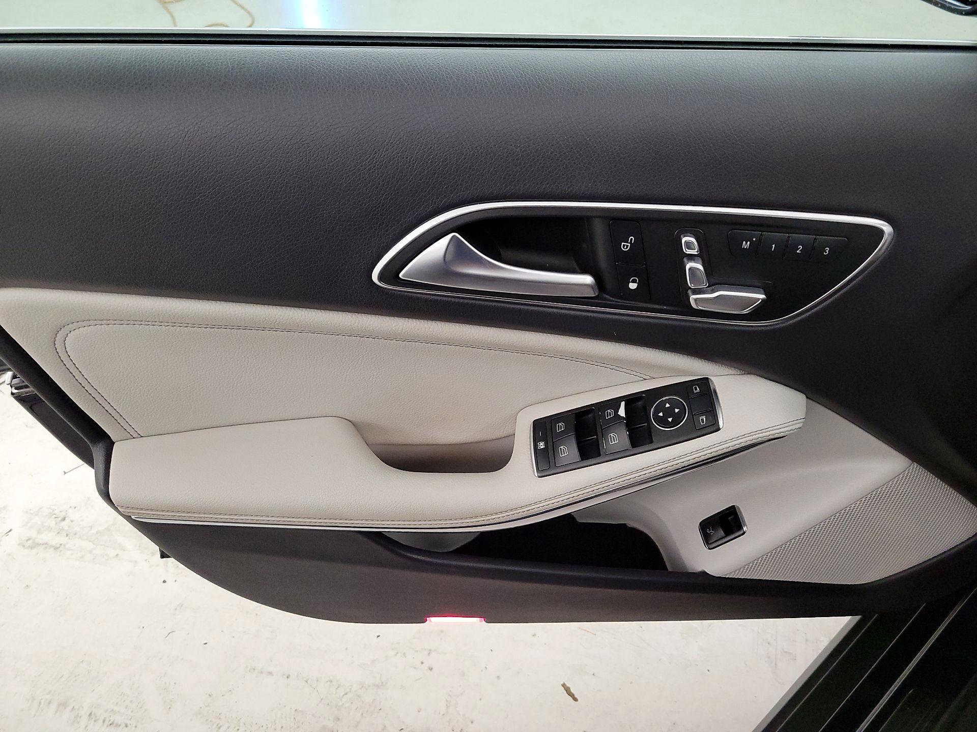 Thumbnail: 2018 Mercedes-Benz GLA - 12