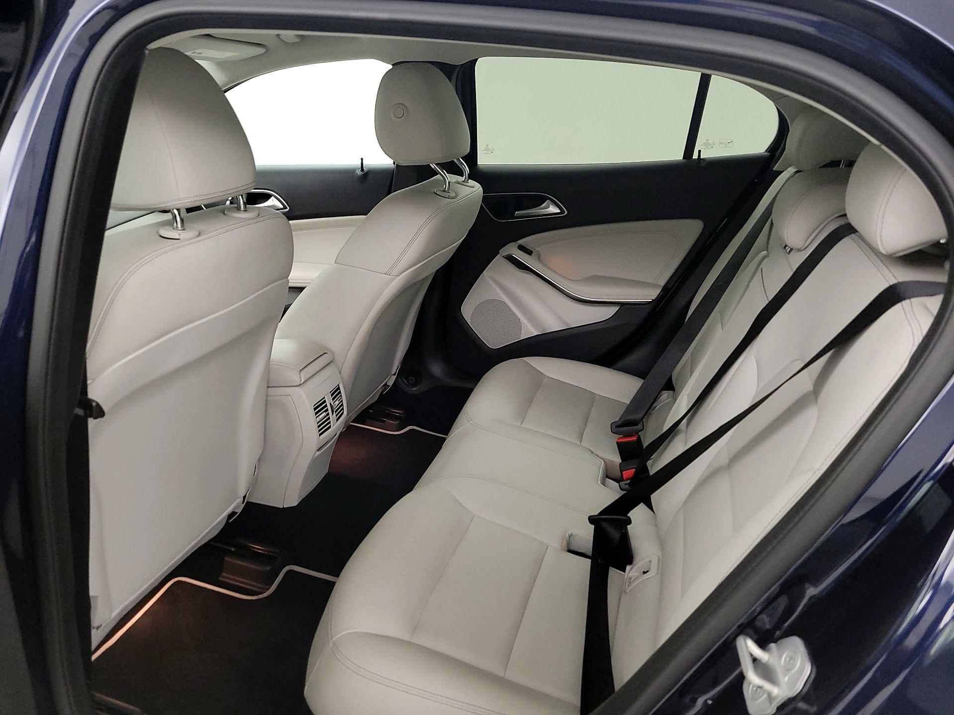 Thumbnail: 2018 Mercedes-Benz GLA - 19