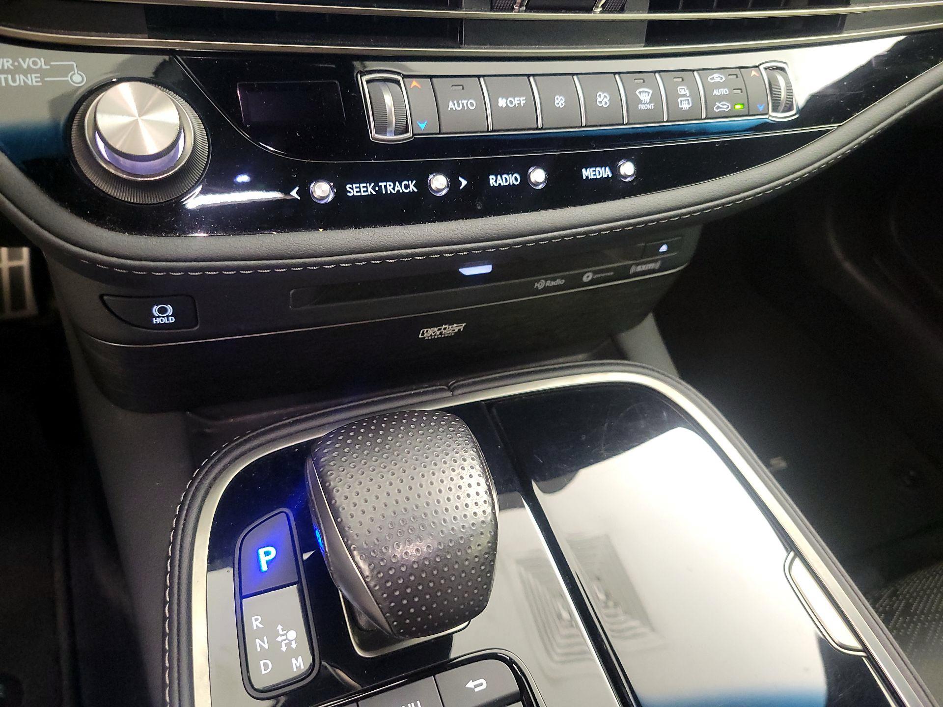 Thumbnail: 2021 Lexus LS - 17