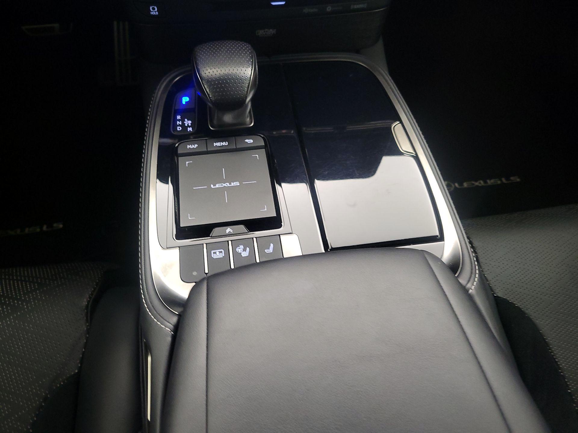 Thumbnail: 2021 Lexus LS - 18