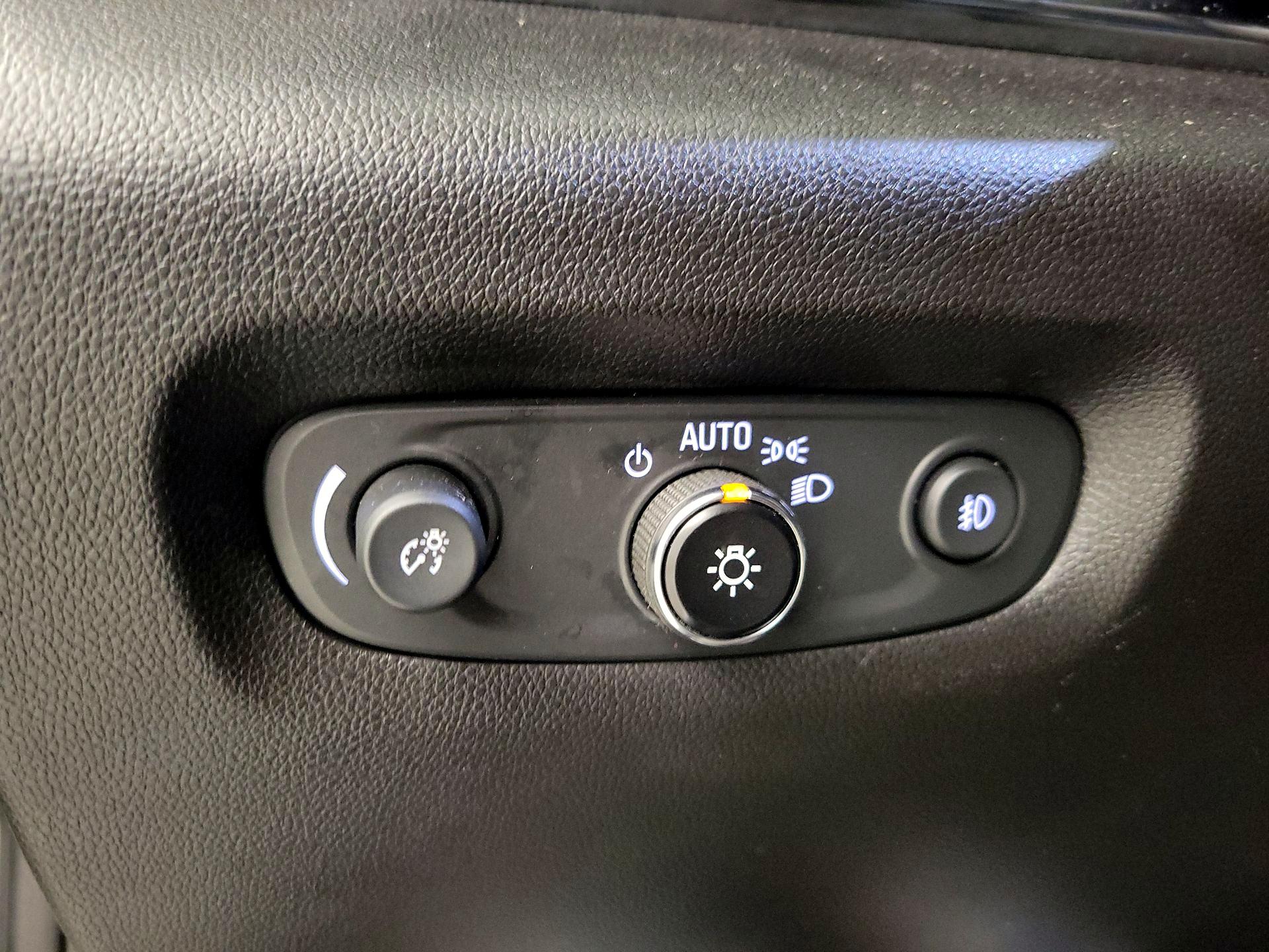 Thumbnail: 2021 Chevrolet Traverse - 13