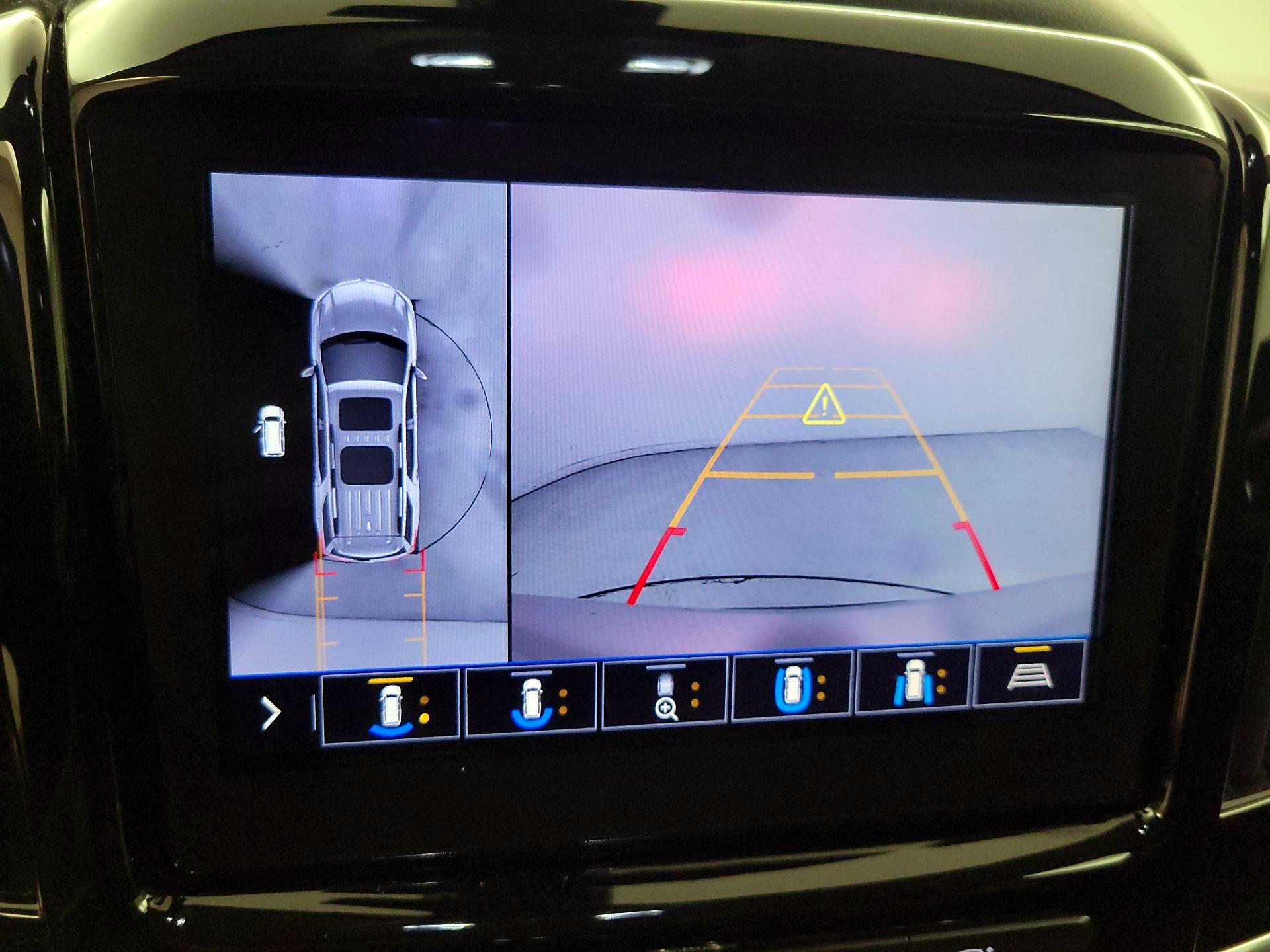 Thumbnail: 2021 Chevrolet Traverse - 14