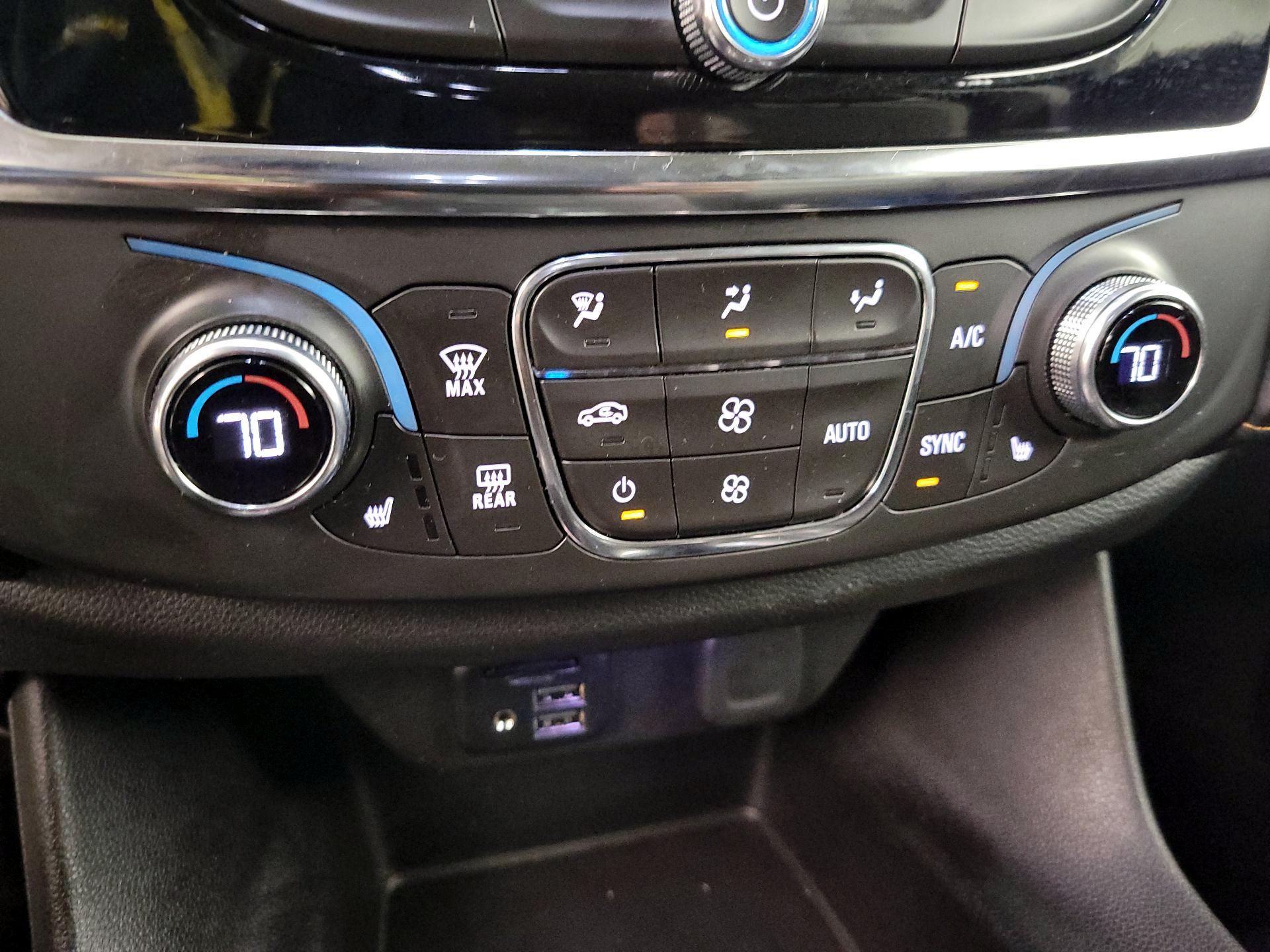 Thumbnail: 2021 Chevrolet Traverse - 16