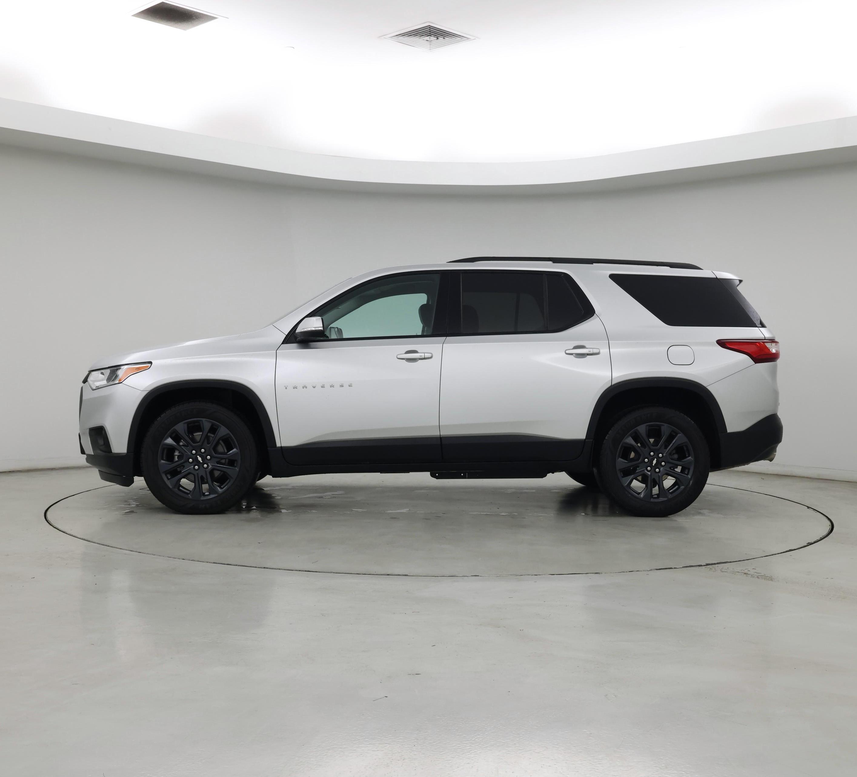 Thumbnail: 2021 Chevrolet Traverse - 3