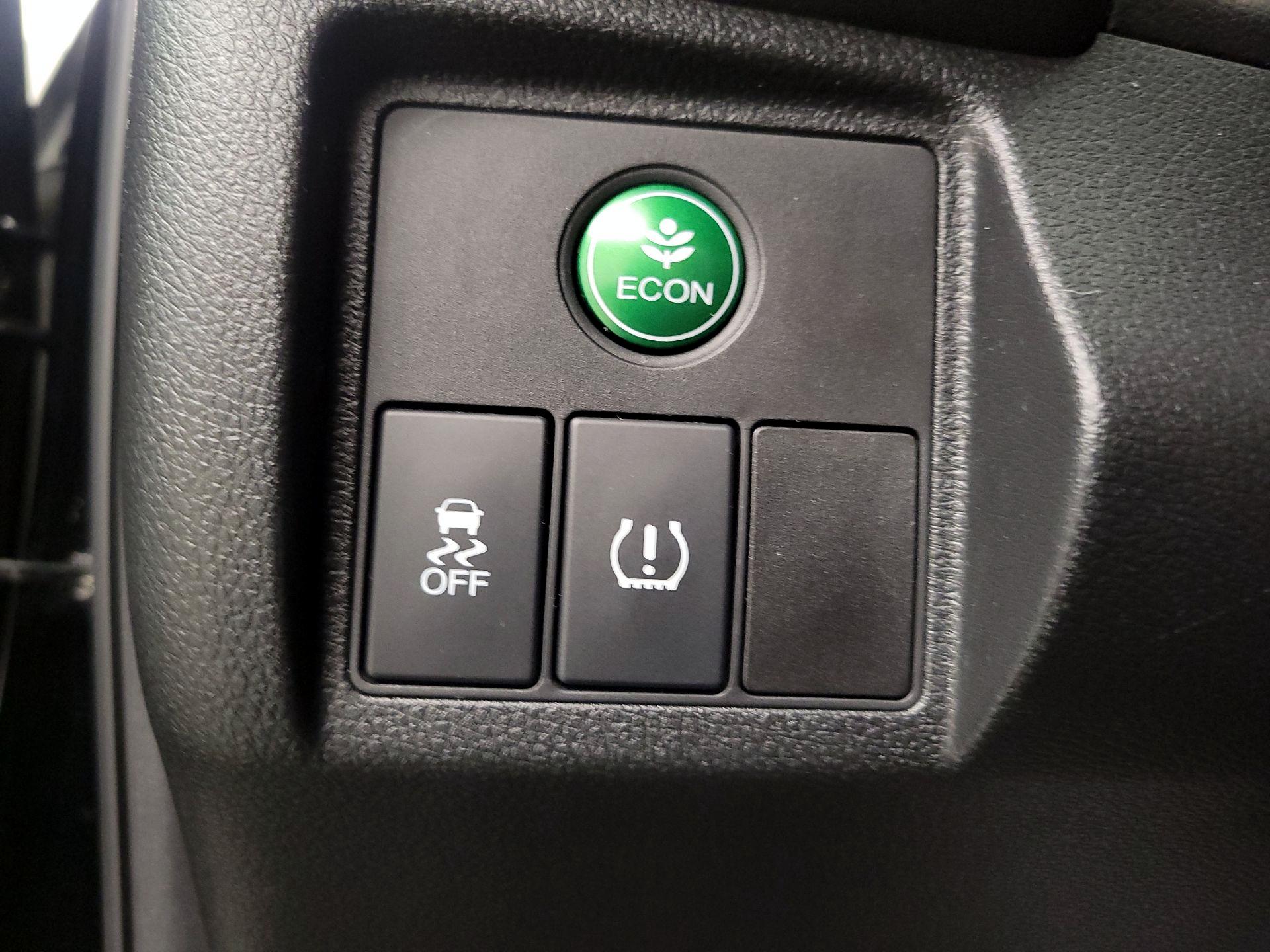 Thumbnail: 2016 Honda HR-V - 13