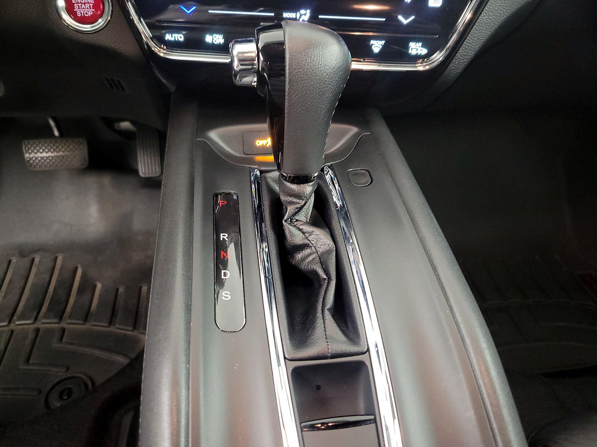 Thumbnail: 2016 Honda HR-V - 17