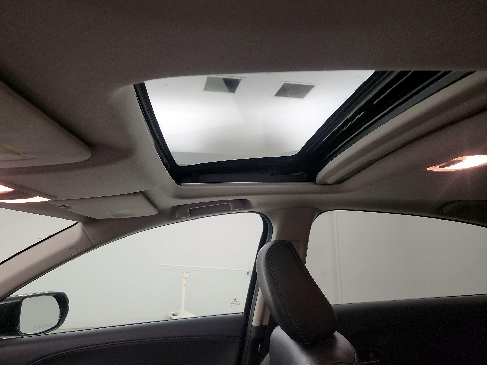 Thumbnail: 2016 Honda HR-V - 19