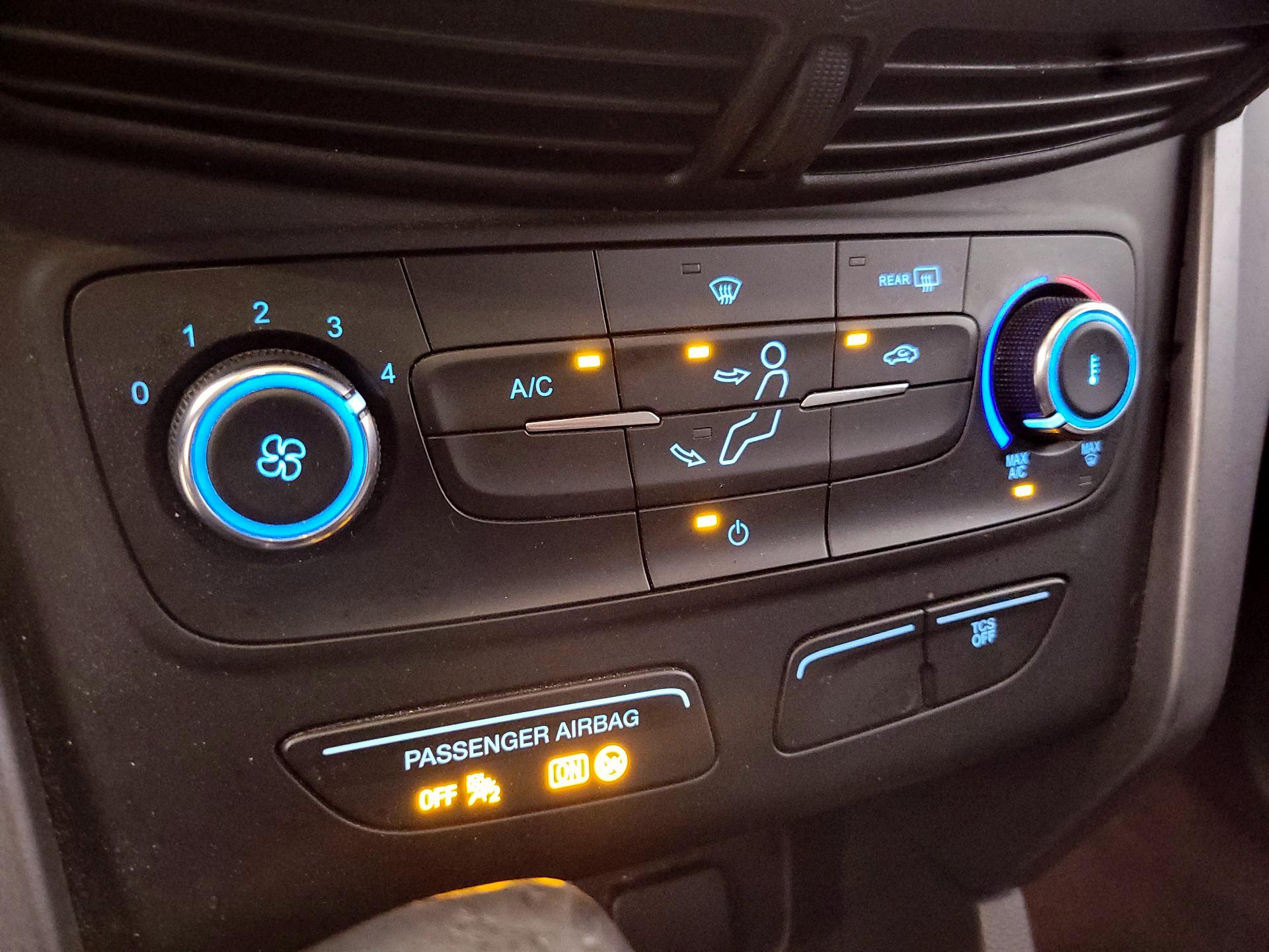 Thumbnail: 2017 Ford Escape - 16