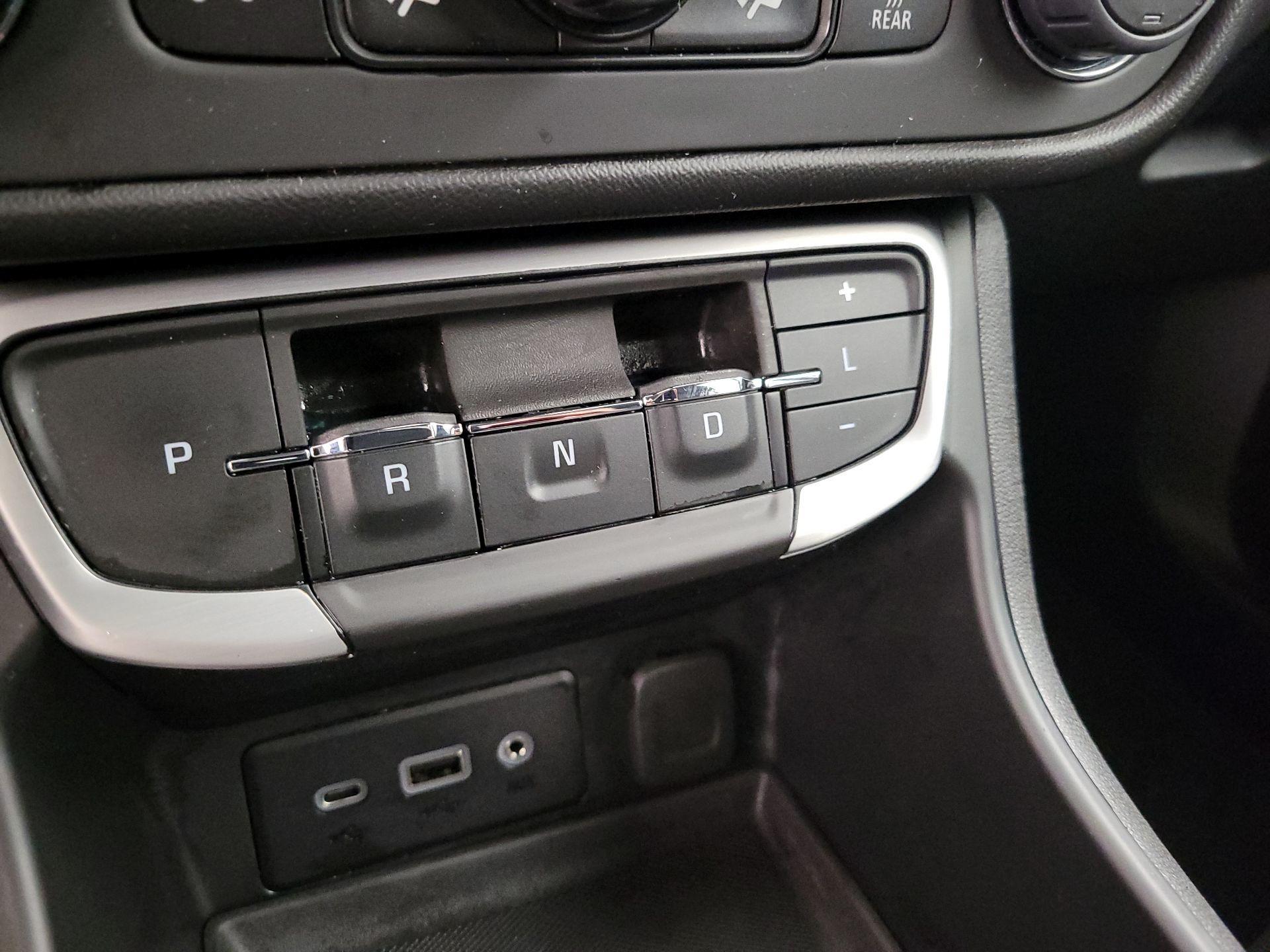 Thumbnail: 2022 GMC Terrain - 17