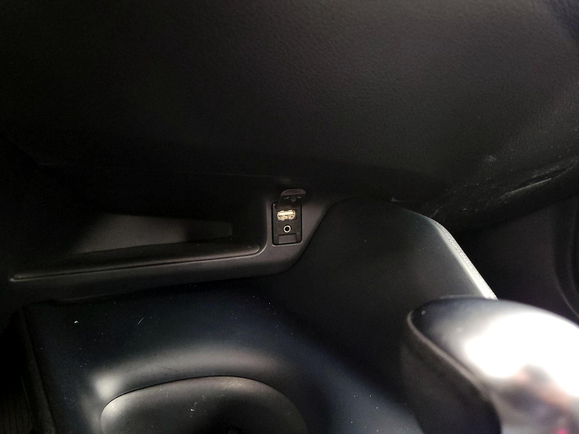 Thumbnail: 2019 Toyota C-HR - 18