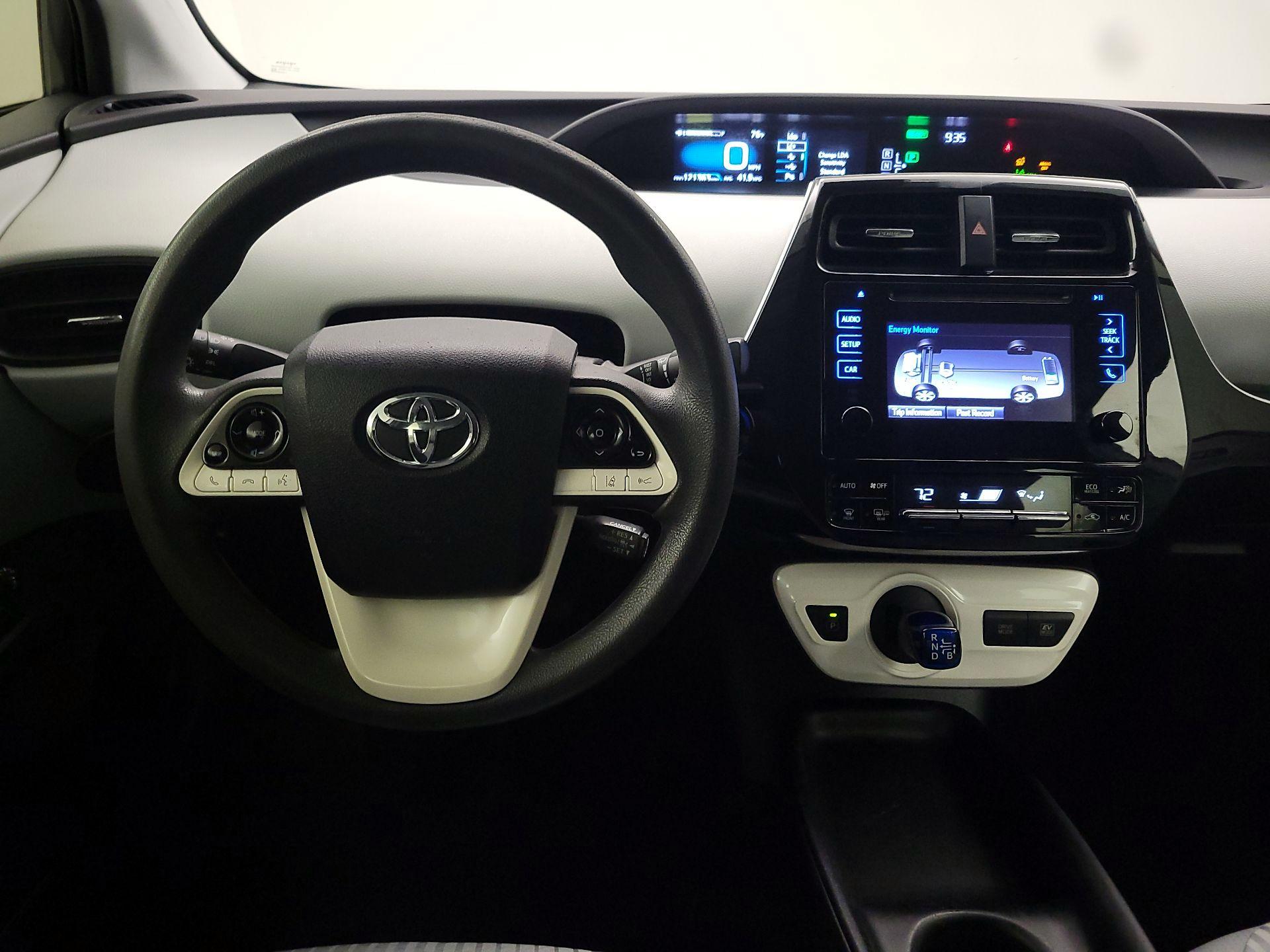 Thumbnail: 2018 Toyota Prius - 10