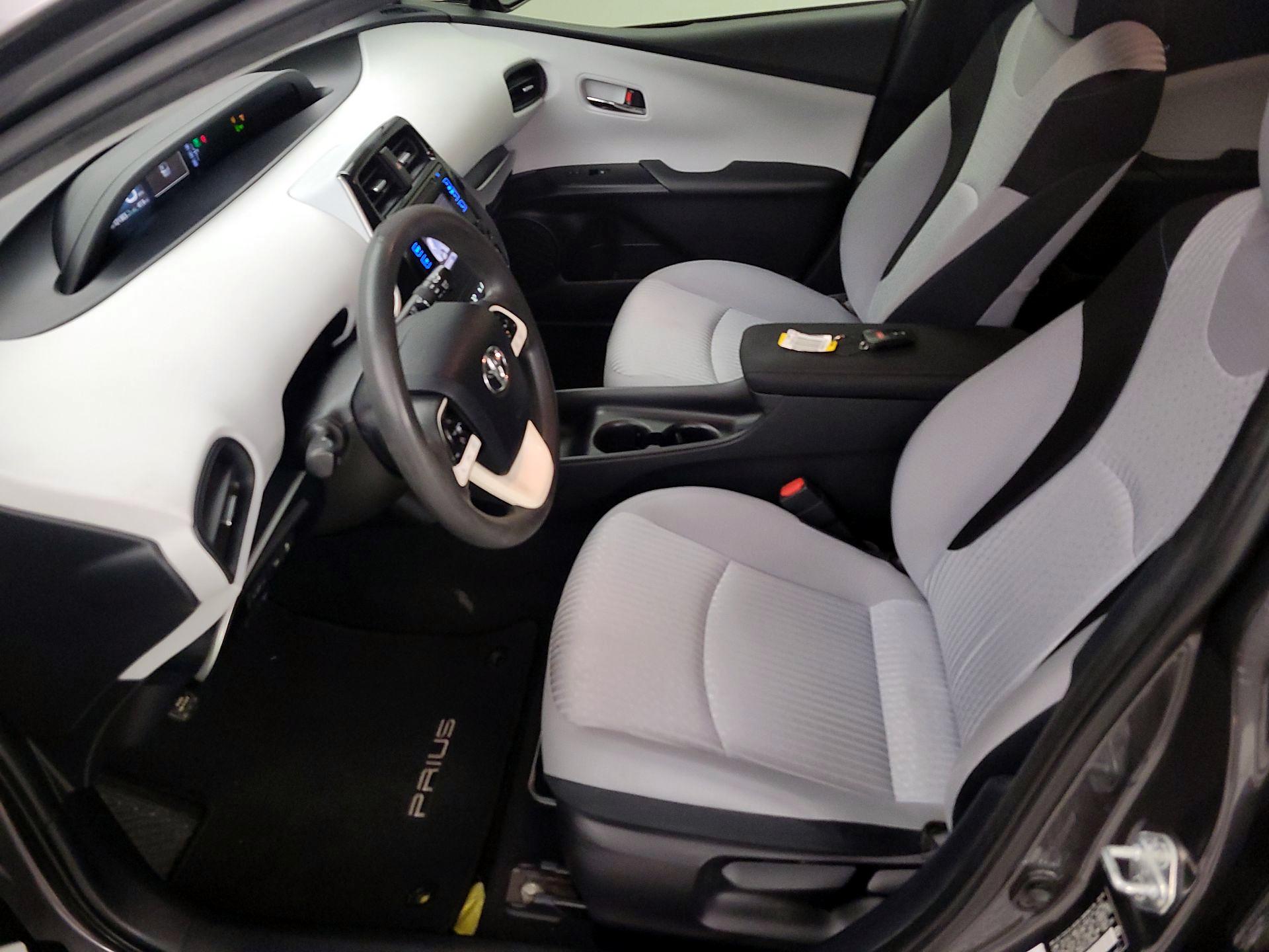 Thumbnail: 2018 Toyota Prius - 11