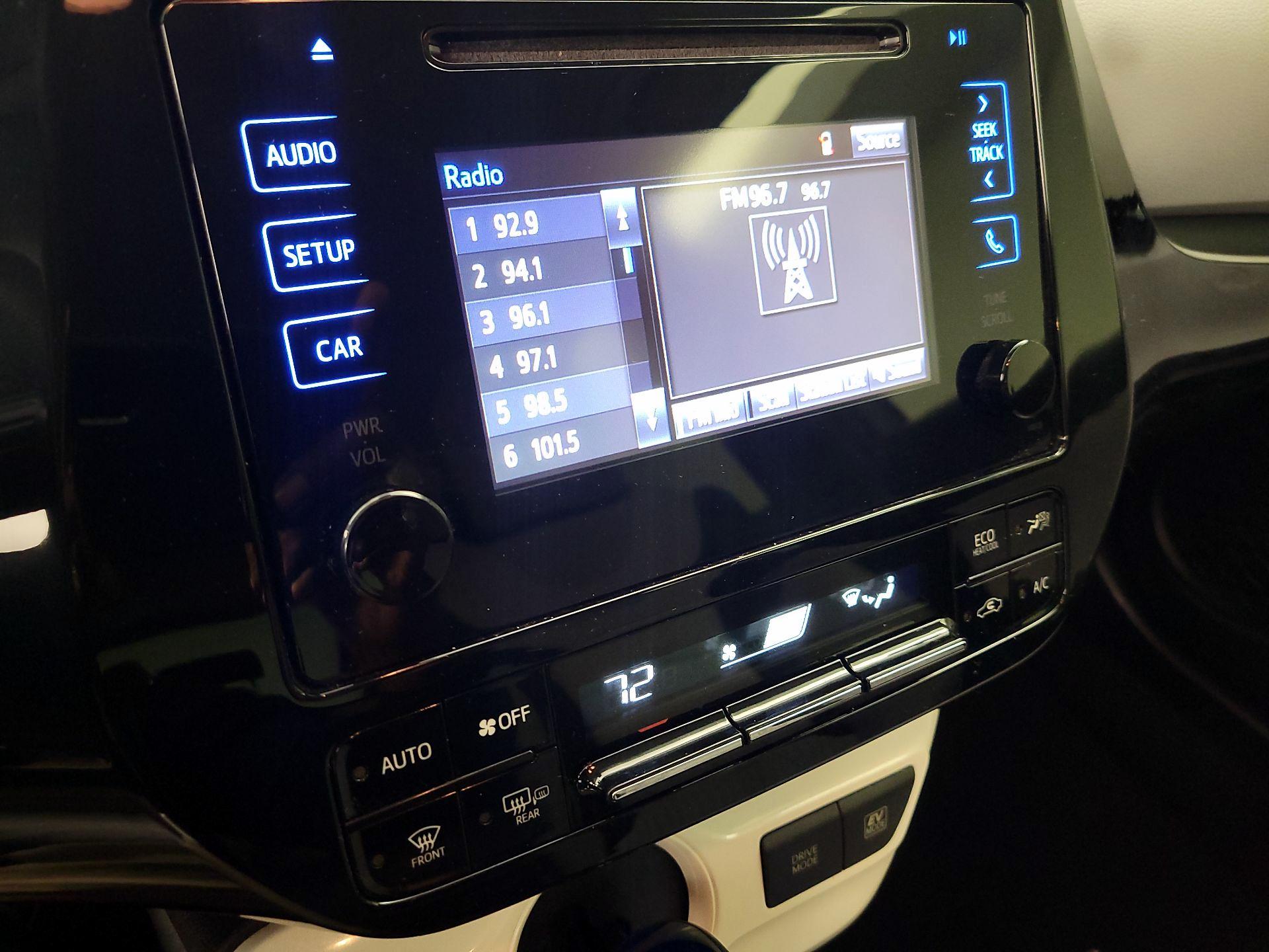 Thumbnail: 2018 Toyota Prius - 15