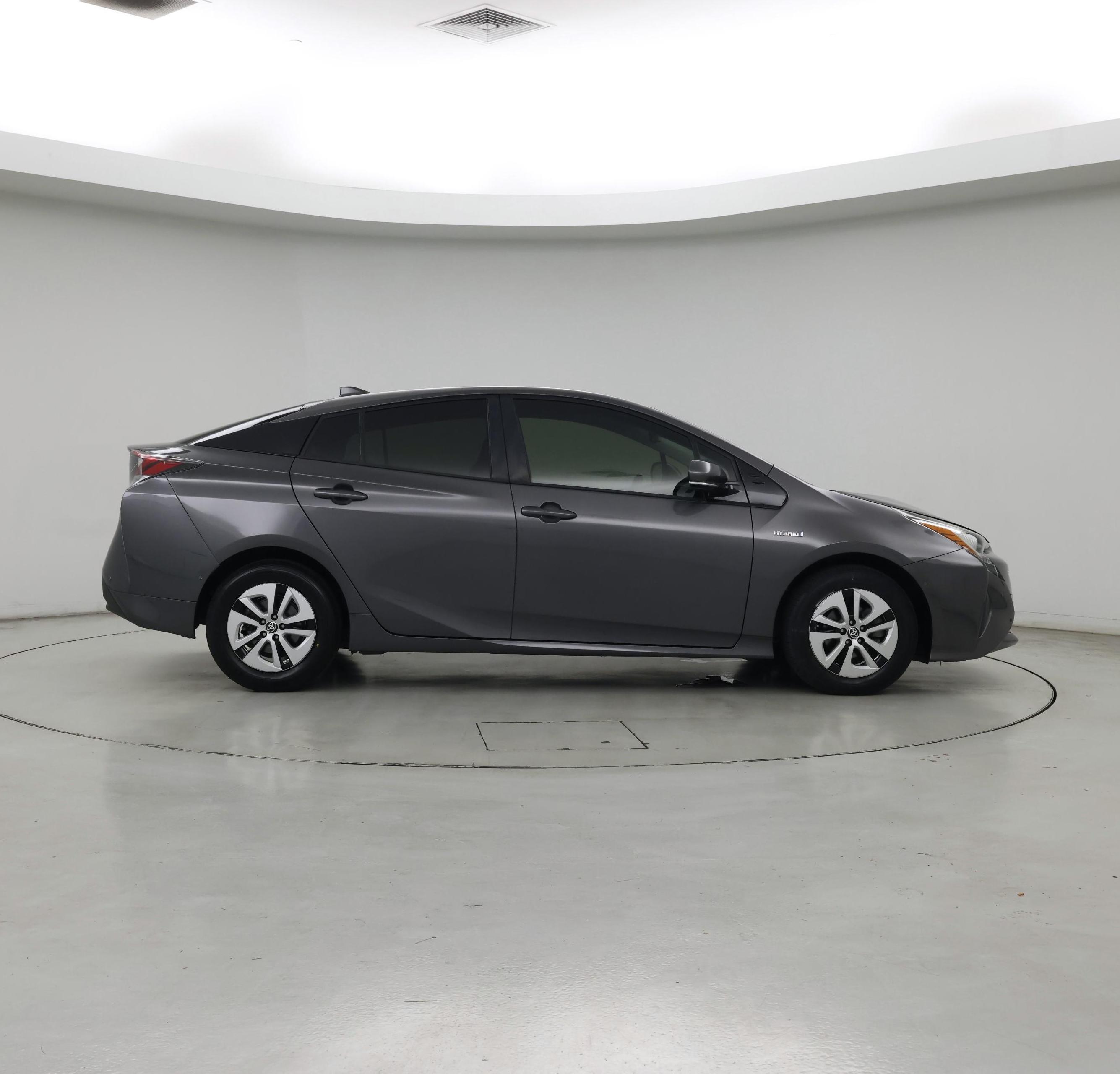 Thumbnail: 2018 Toyota Prius - 7