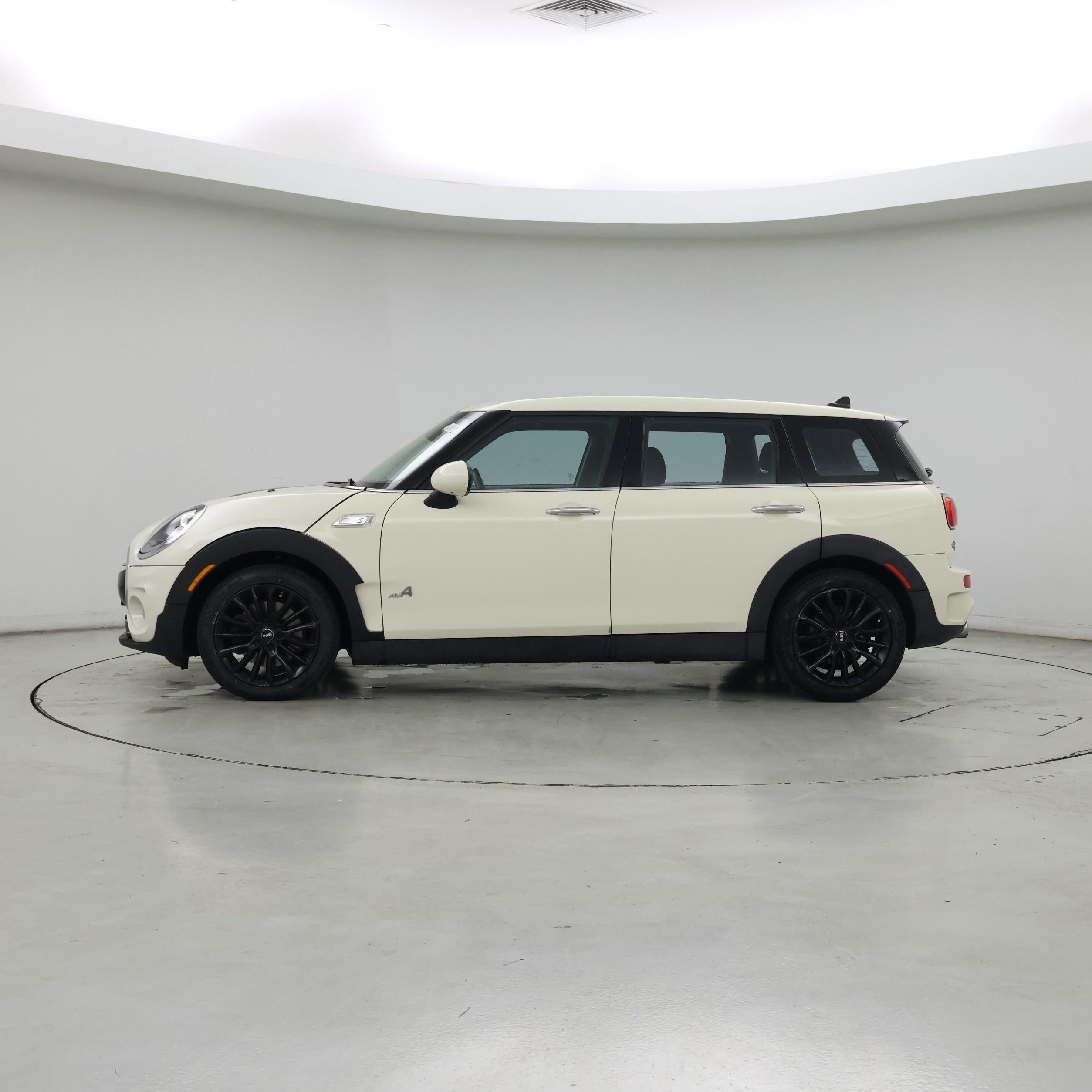 Thumbnail: 2019 MINI Cooper Clubman - 3