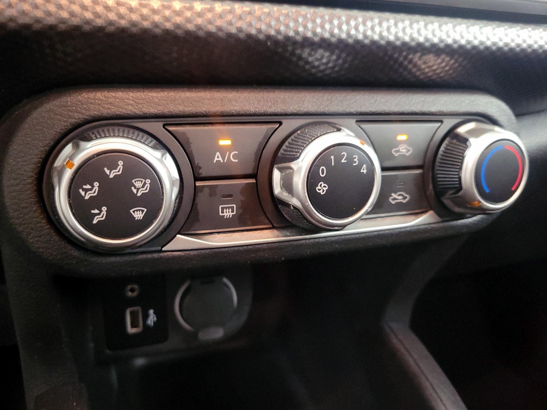 Thumbnail: 2020 Nissan Kicks - 16