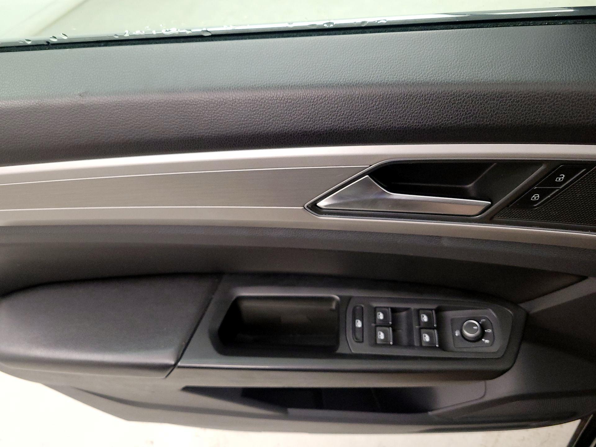 Thumbnail: 2018 Volkswagen Atlas - 12