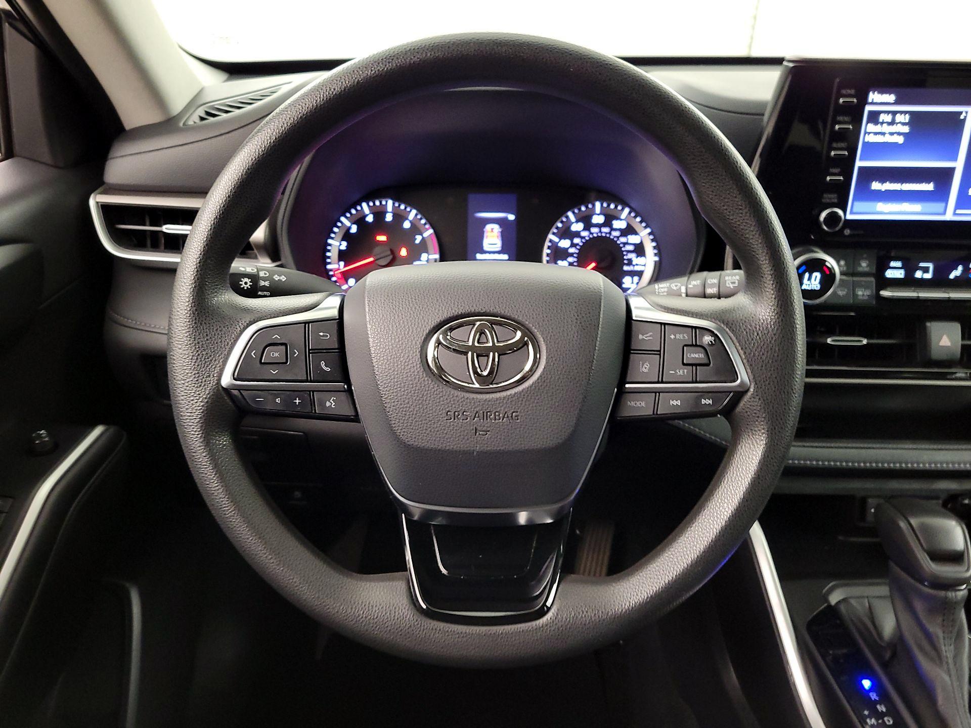 Thumbnail: 2021 Toyota Highlander - 10