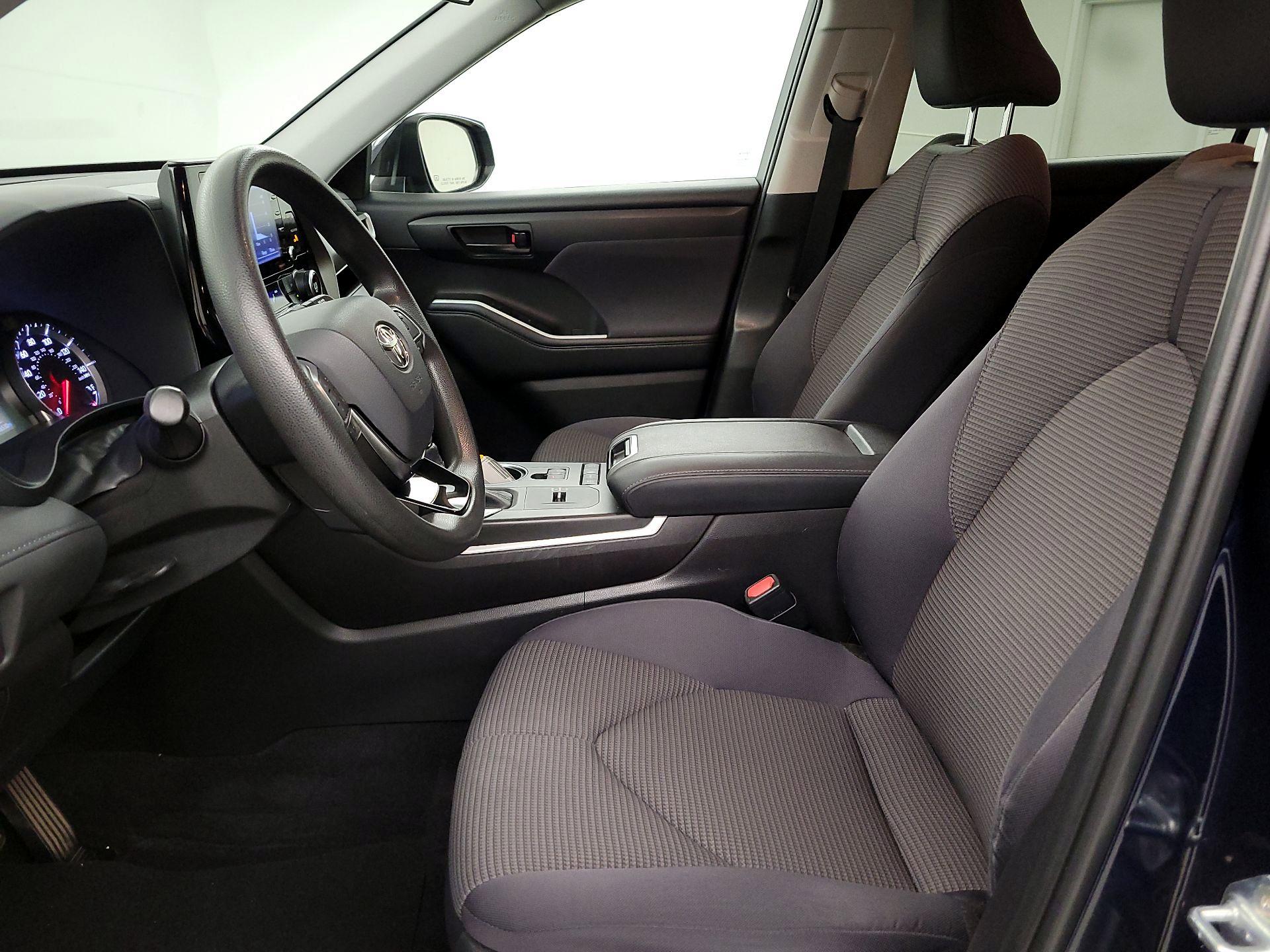 Thumbnail: 2021 Toyota Highlander - 11