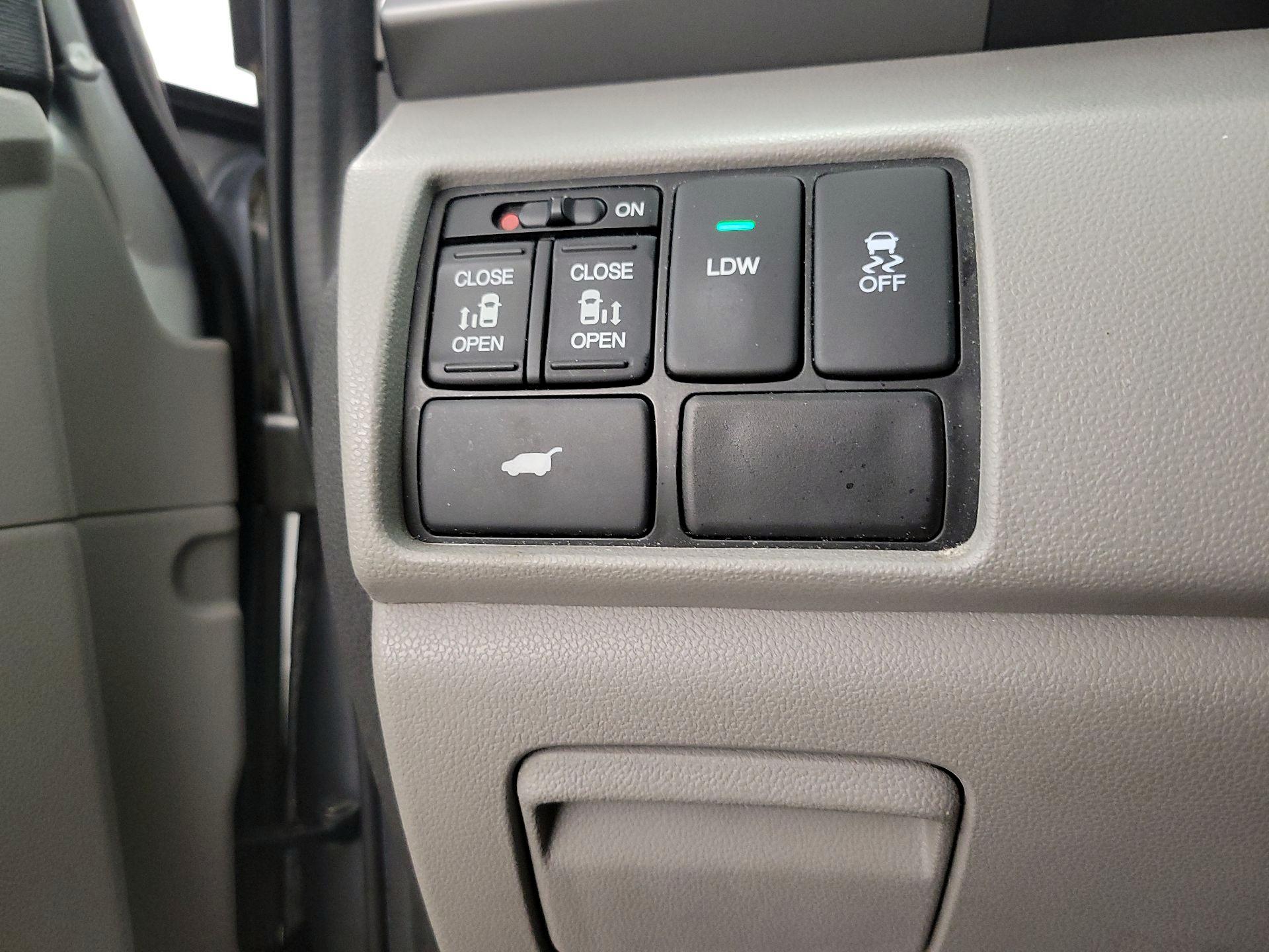 Thumbnail: 2014 Honda Odyssey - 13