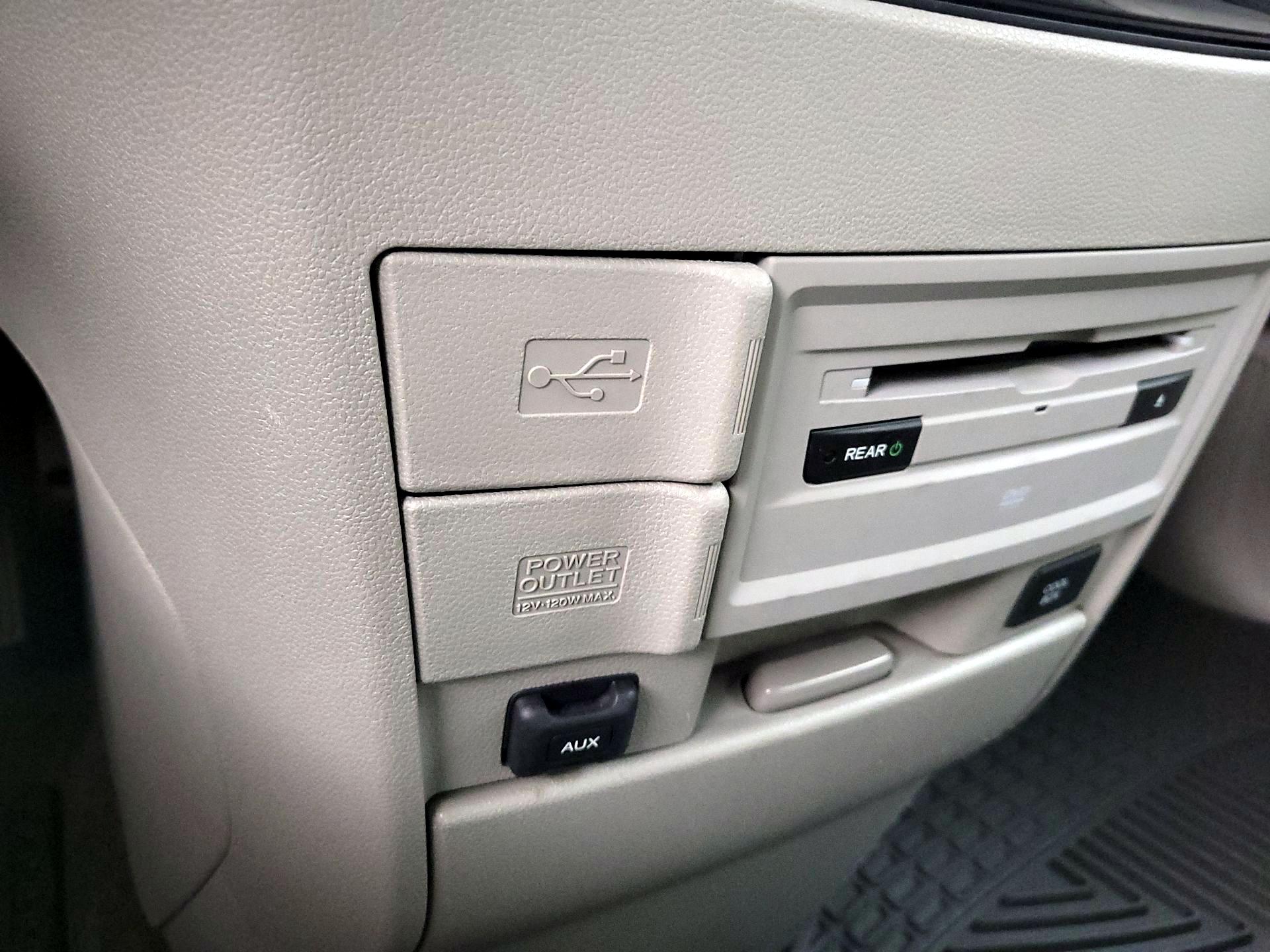 Thumbnail: 2014 Honda Odyssey - 18