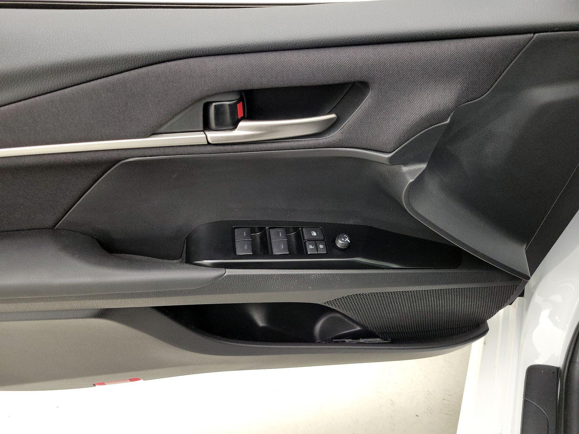 Thumbnail: 2025 Toyota Camry - 12