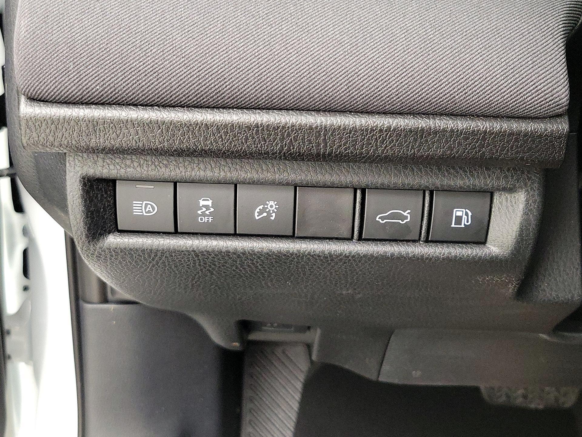 Thumbnail: 2025 Toyota Camry - 13