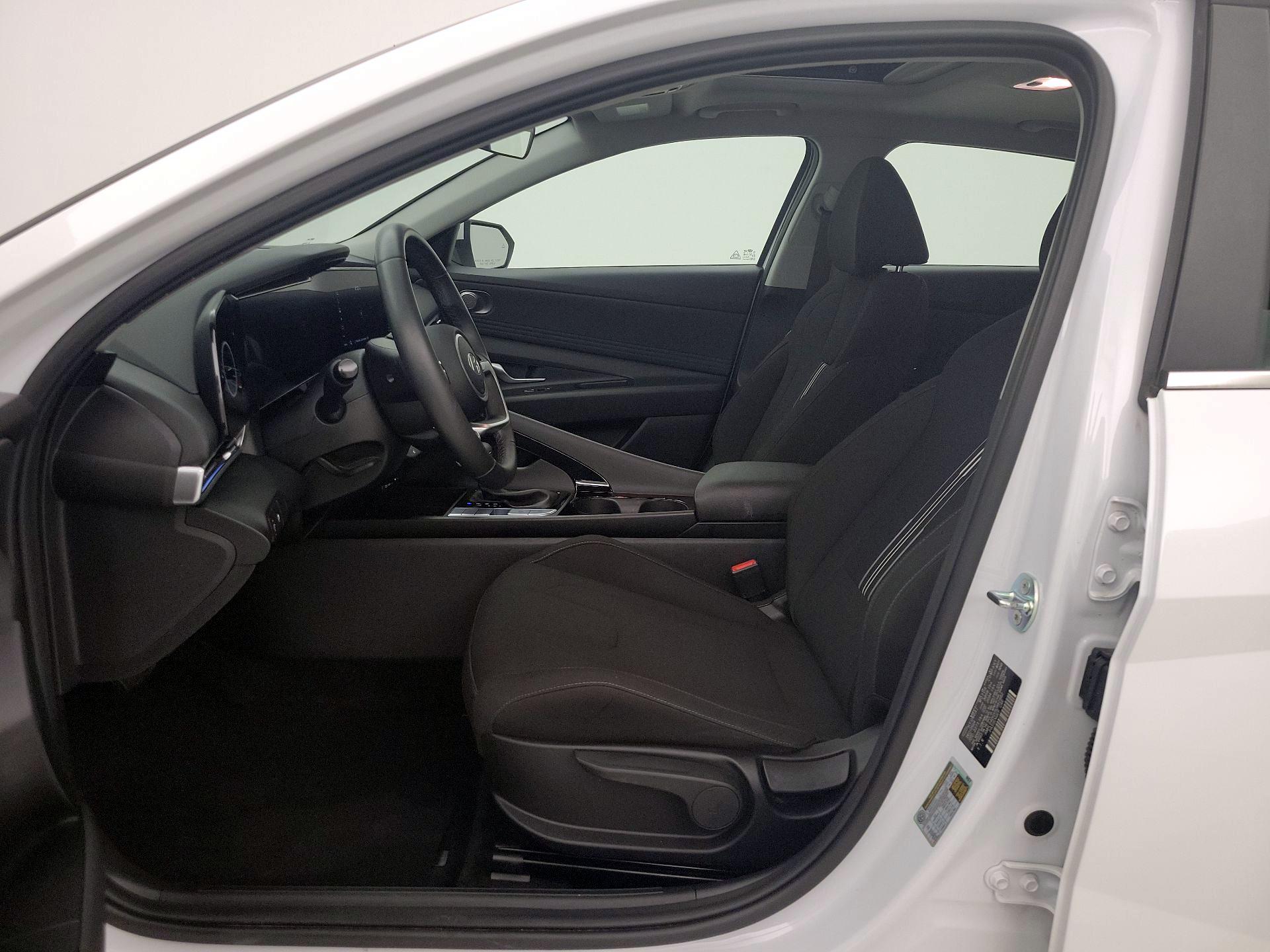 Thumbnail: 2025 Hyundai Elantra - 11