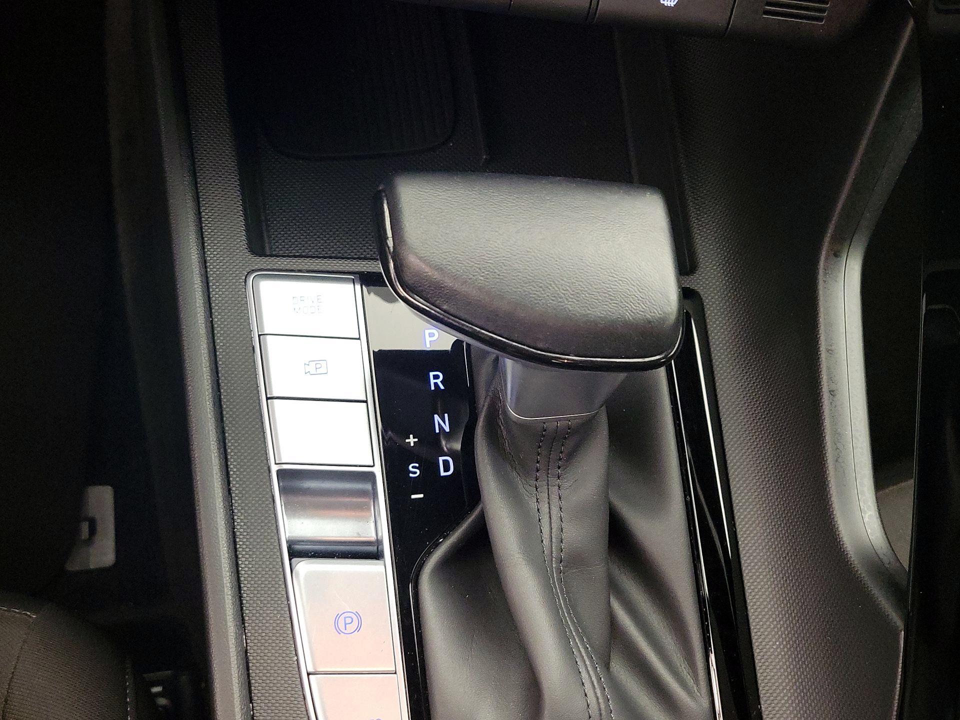 Thumbnail: 2025 Hyundai Elantra - 18