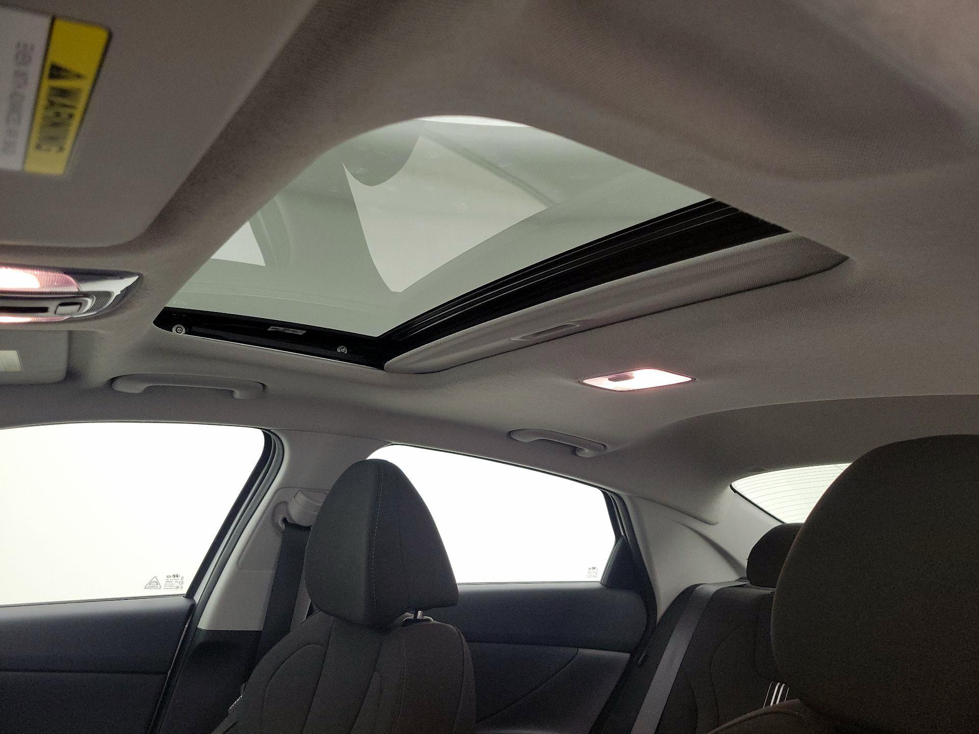 Thumbnail: 2025 Hyundai Elantra - 20