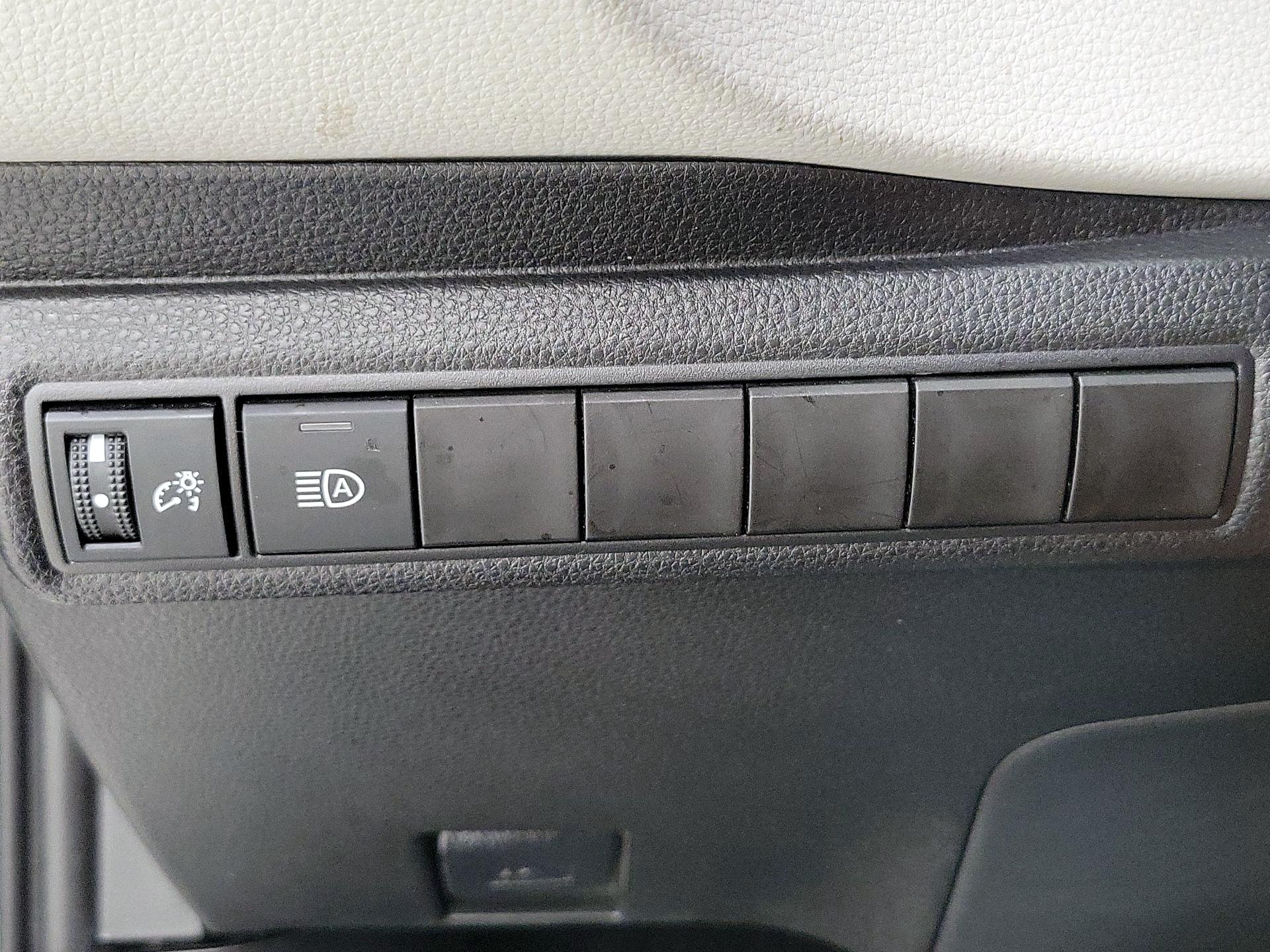 Thumbnail: 2025 Toyota Corolla - 13