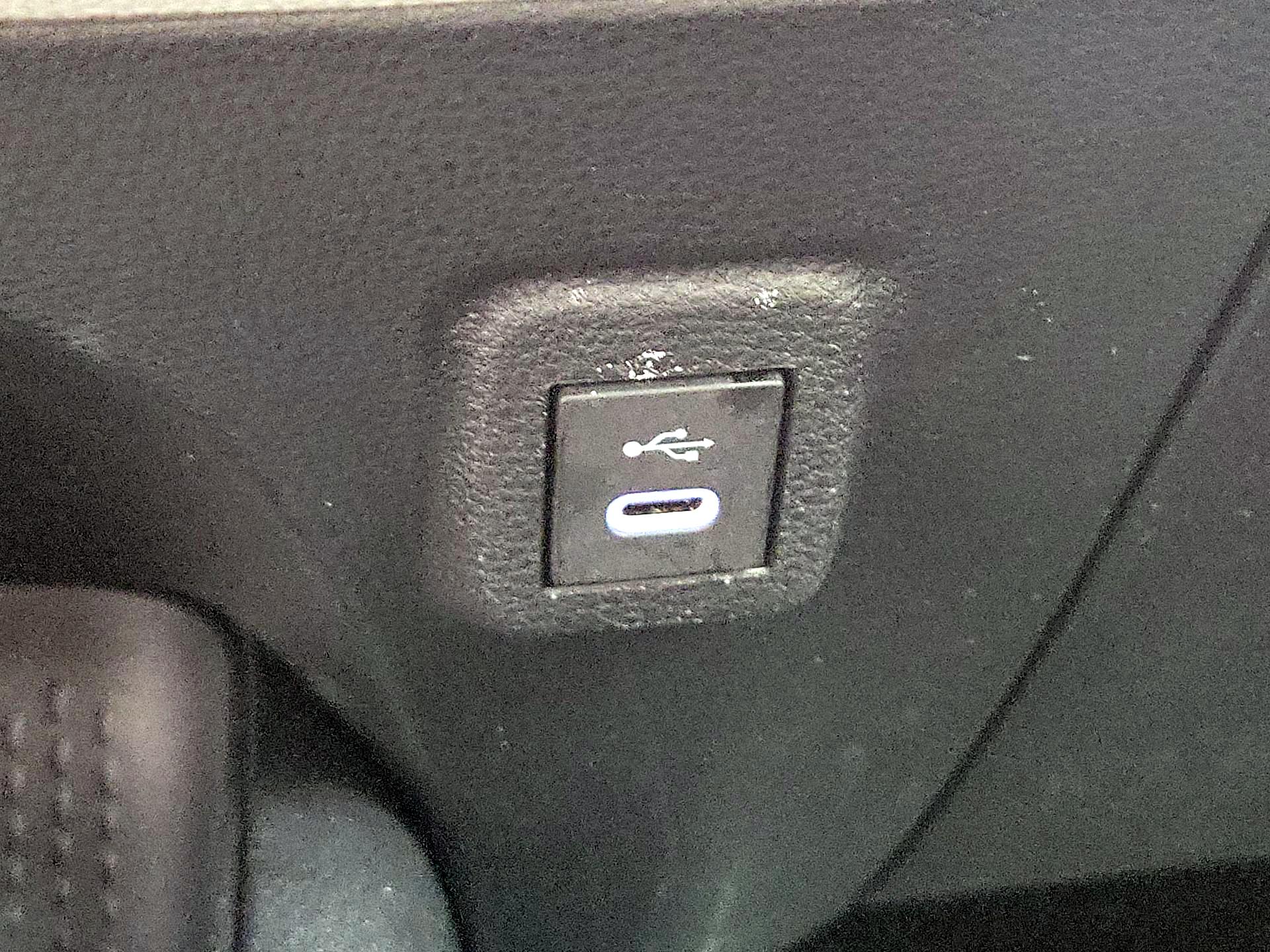 Thumbnail: 2025 Toyota Corolla - 18