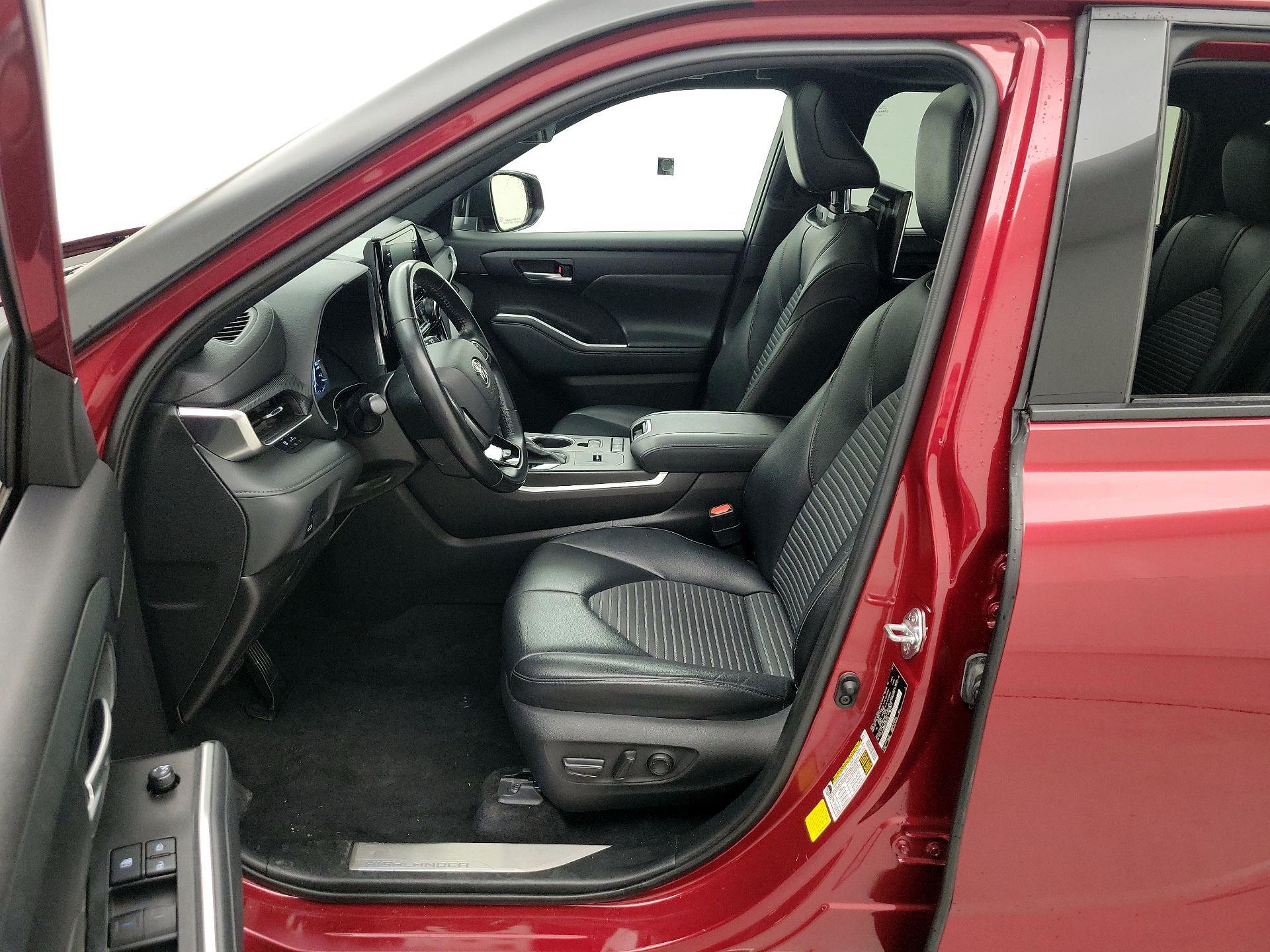 Thumbnail: 2021 Toyota Highlander - 11