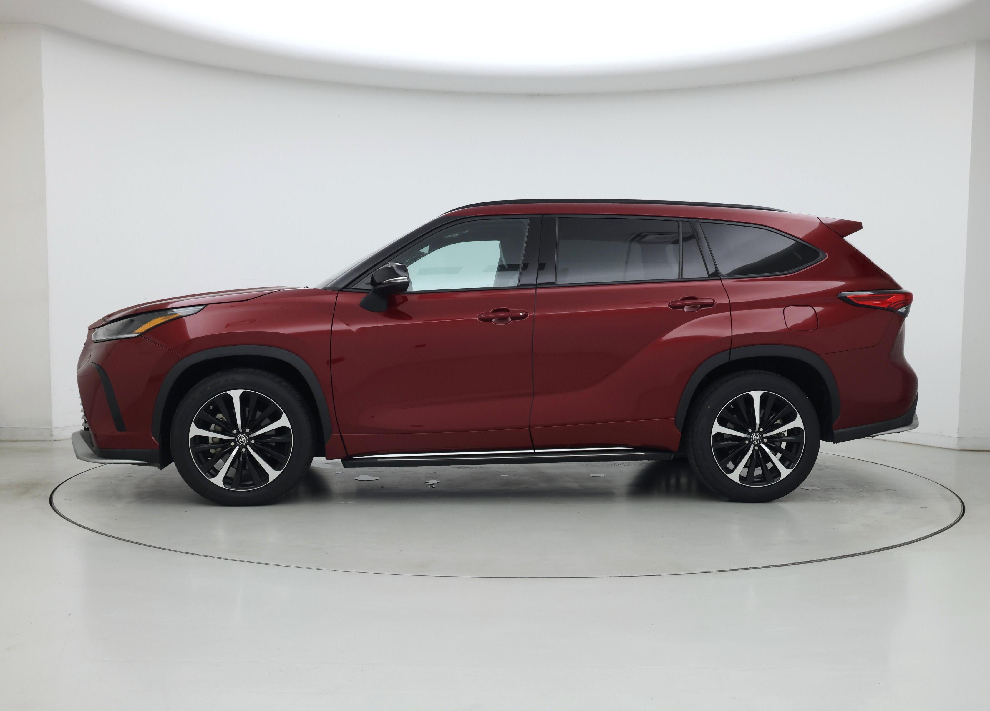 Thumbnail: 2021 Toyota Highlander - 3