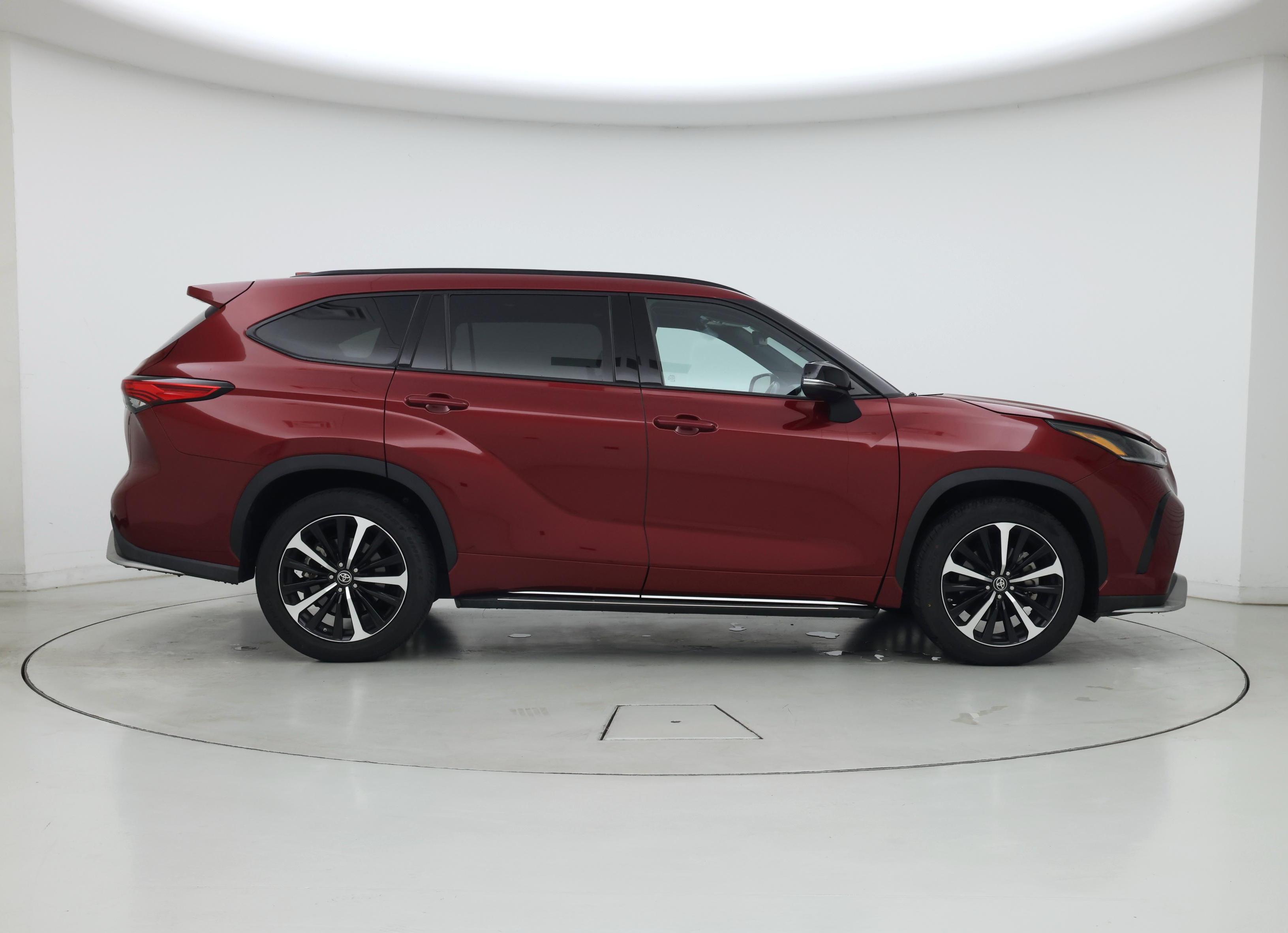 Thumbnail: 2021 Toyota Highlander - 7